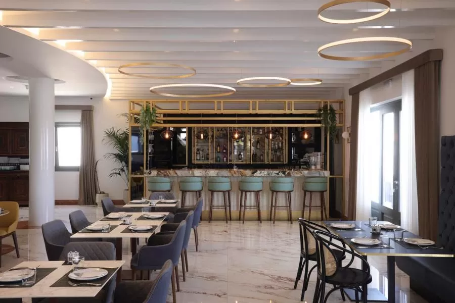 Restaurant/places to eat in De Sol Hotel & Spa