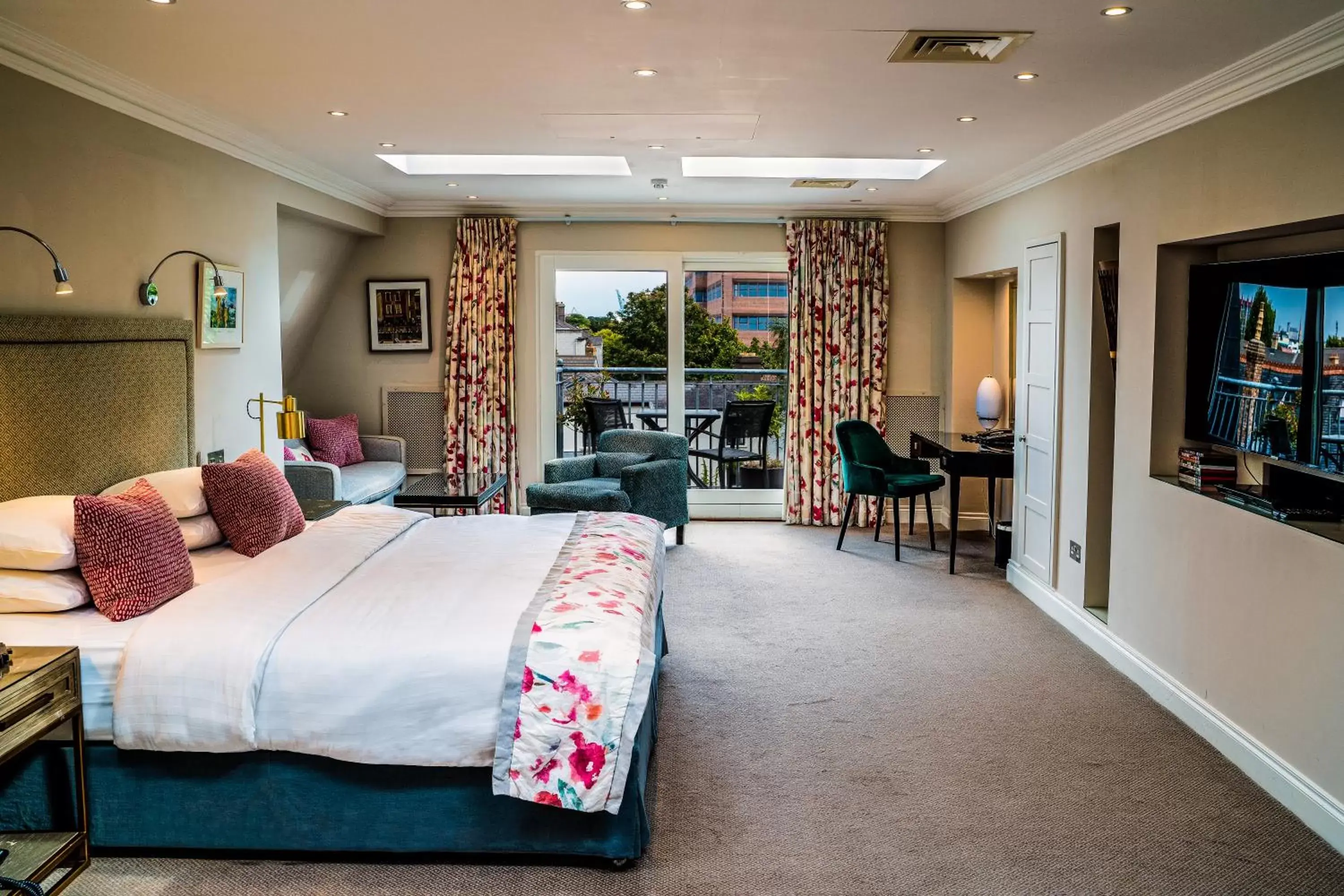 Bedroom in Roxford Lodge Hotel