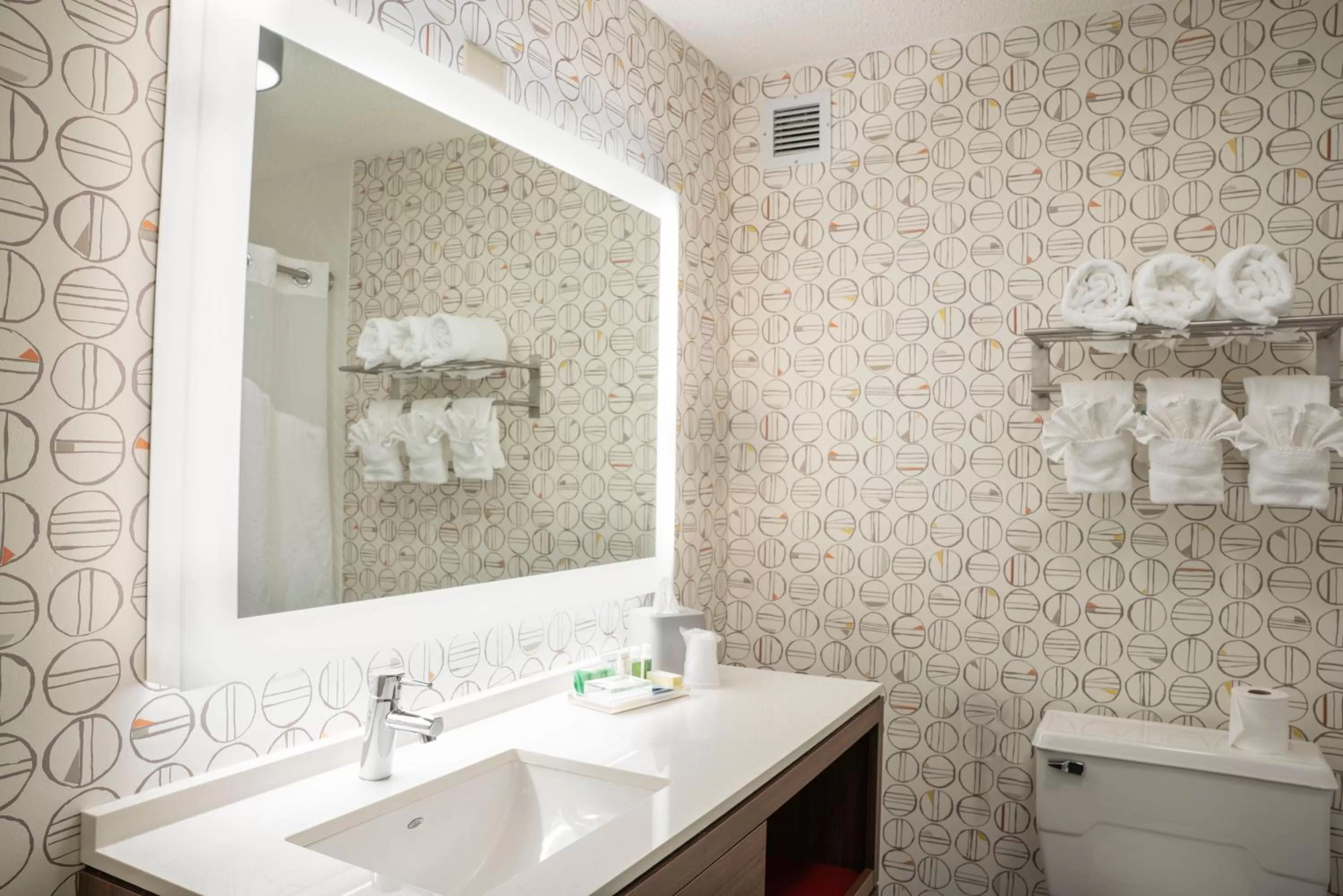 Photo of the whole room in Holiday Inn Asheville - Biltmore West by IHG