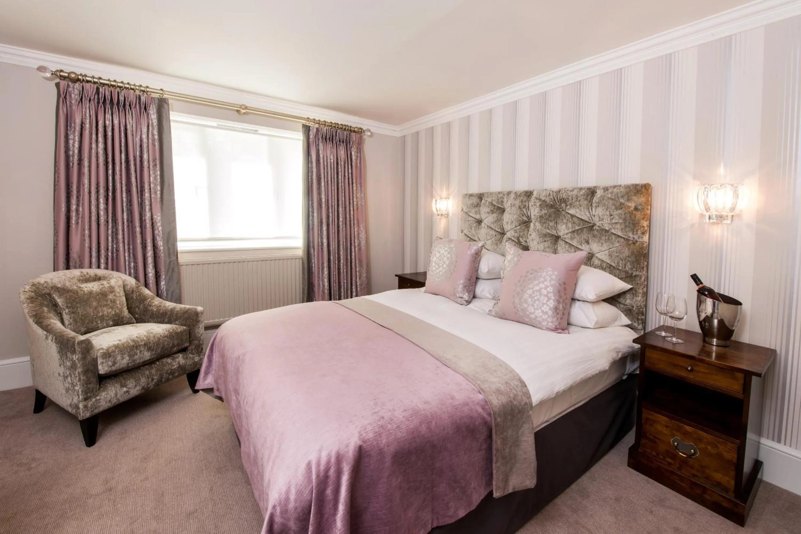 Day, Bed in The Manor Elstree