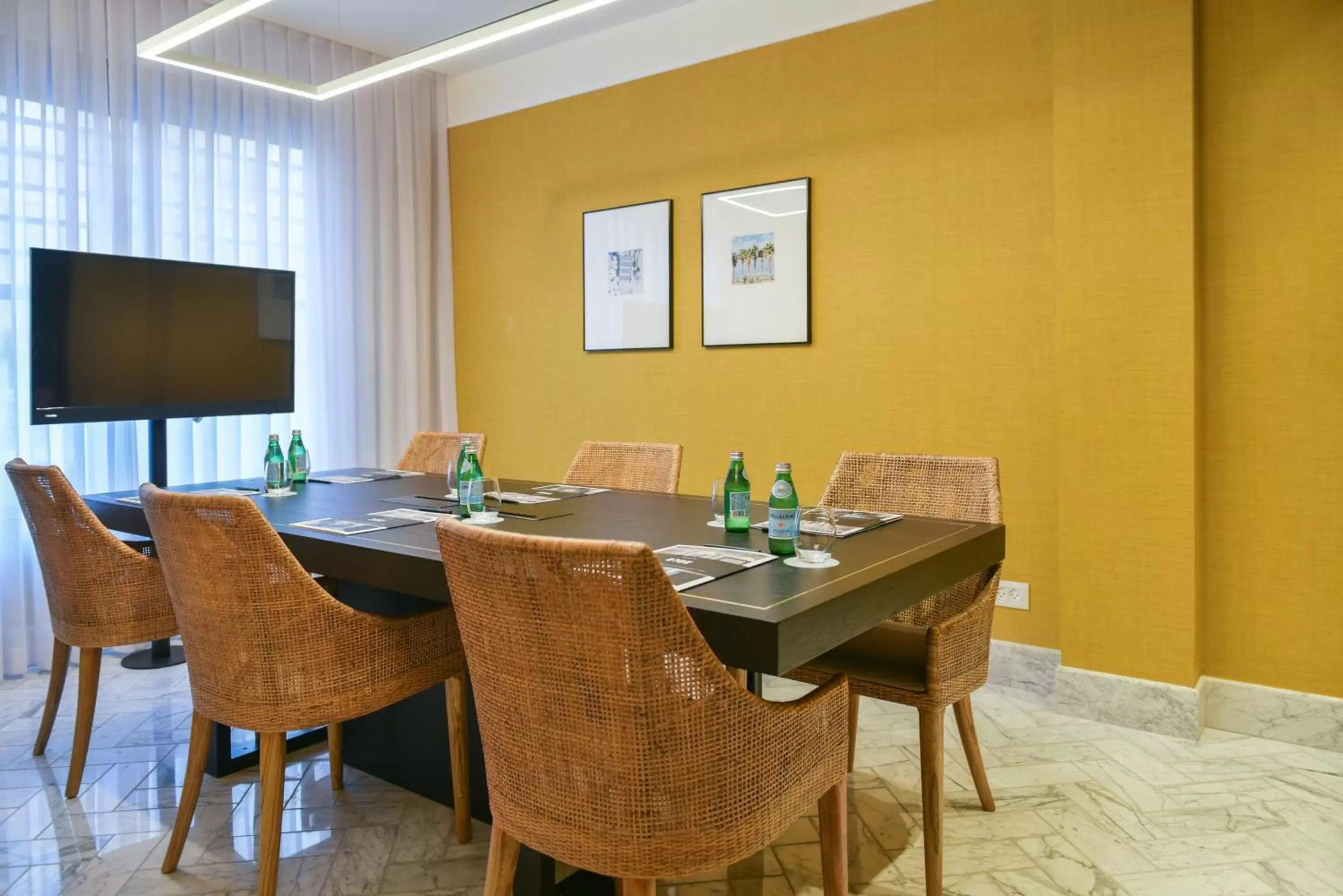 Meeting/conference room, Dining Area in Melody Hotel - an Atlas Boutique Hotel