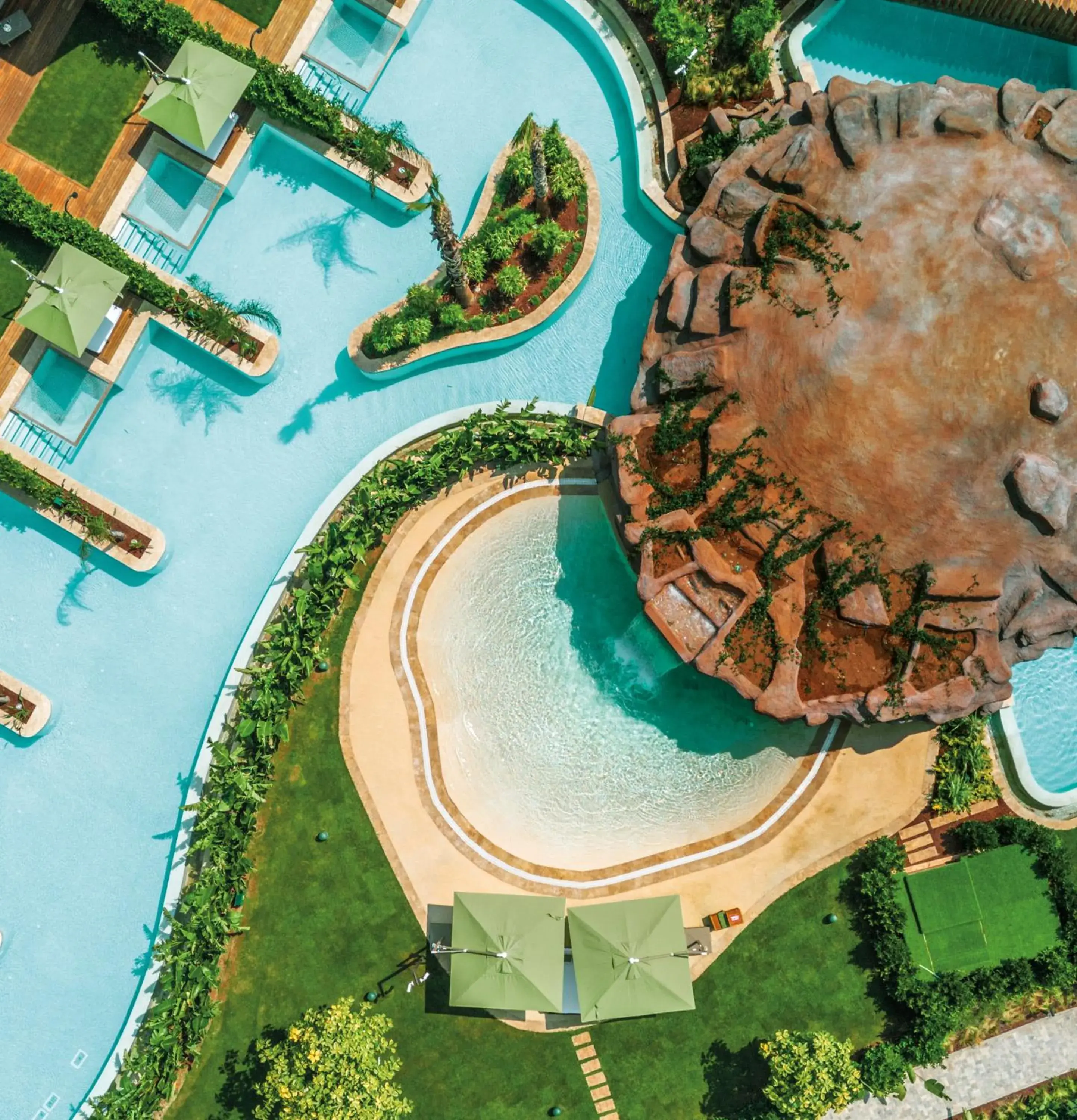 Bird's-eye View in Regnum Carya