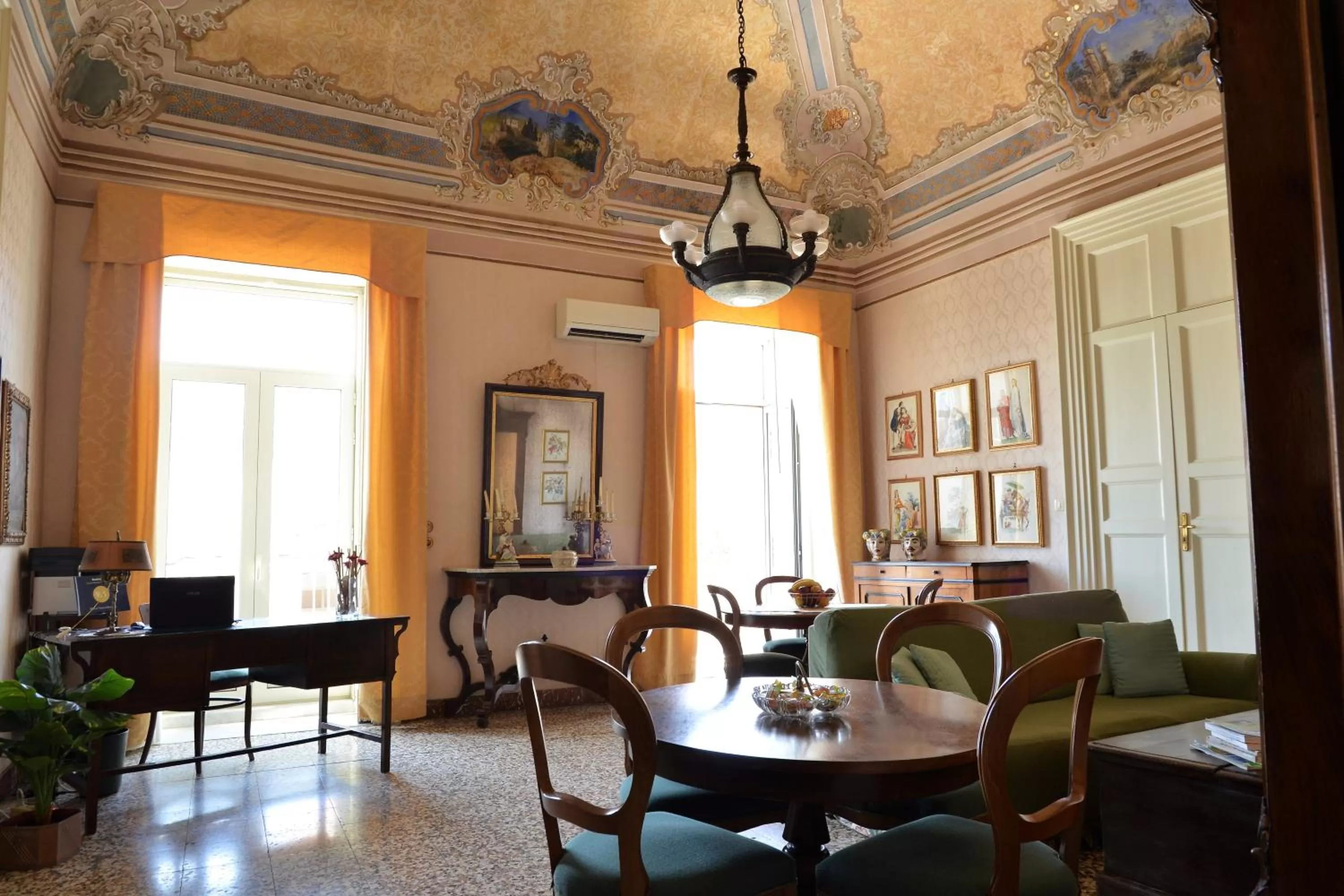 Living room in B&B al Teatro Massimo