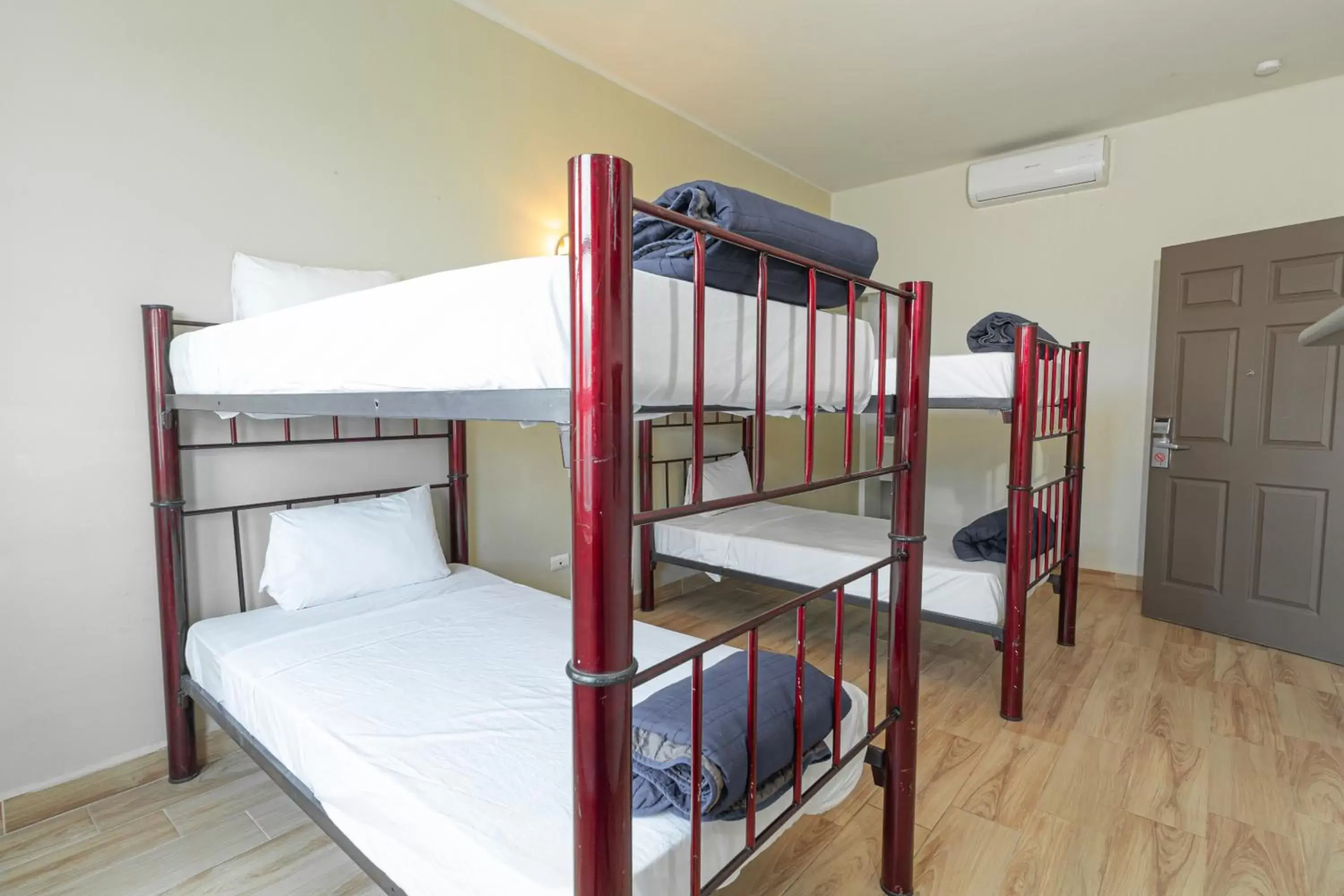 Bedroom, Bunk Bed in Hotel Plaza del Arco Express