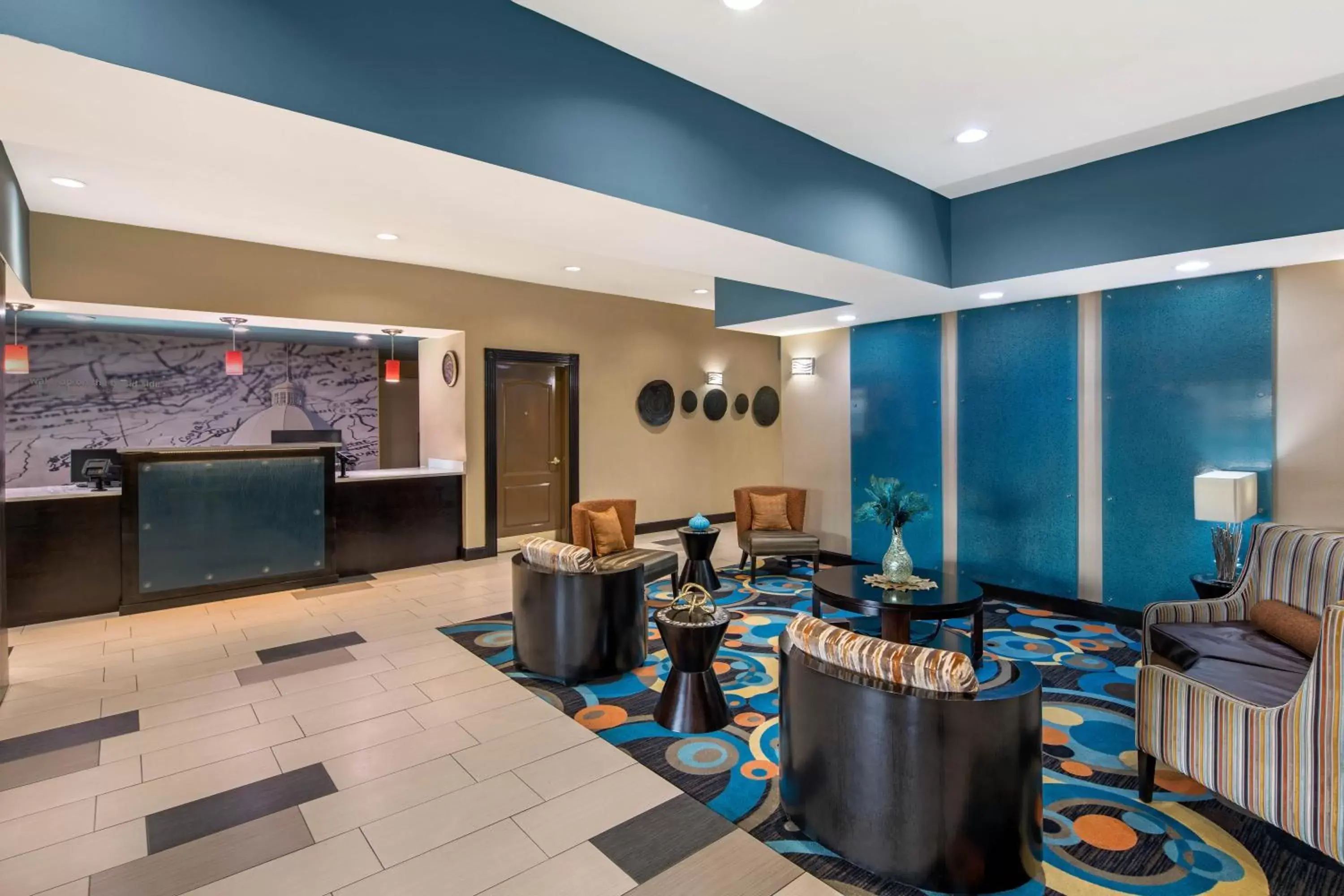 Lobby or reception in La Quinta by Wyndham Oxford - Anniston