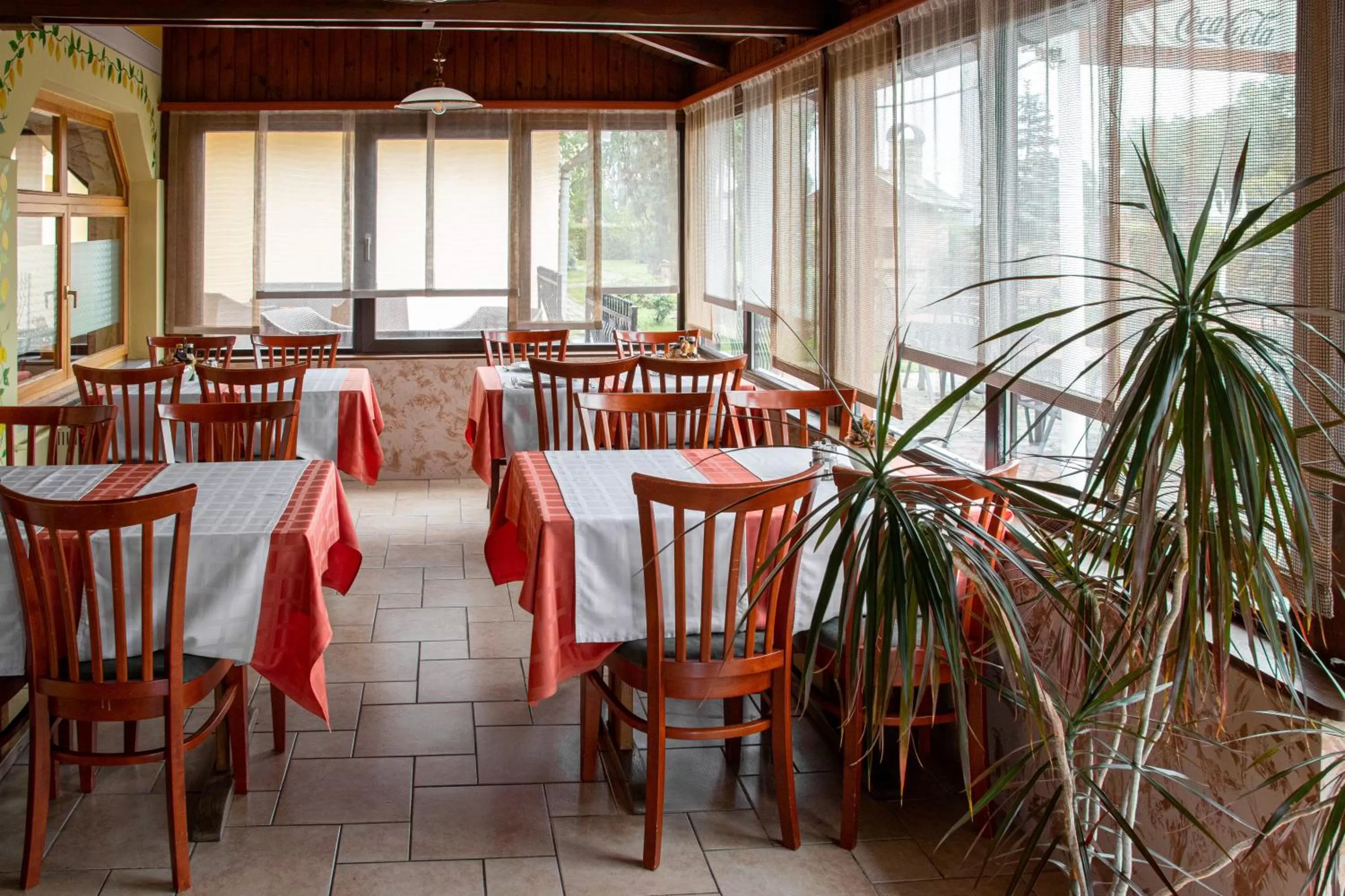 Restaurant/places to eat in Hotel Zéta