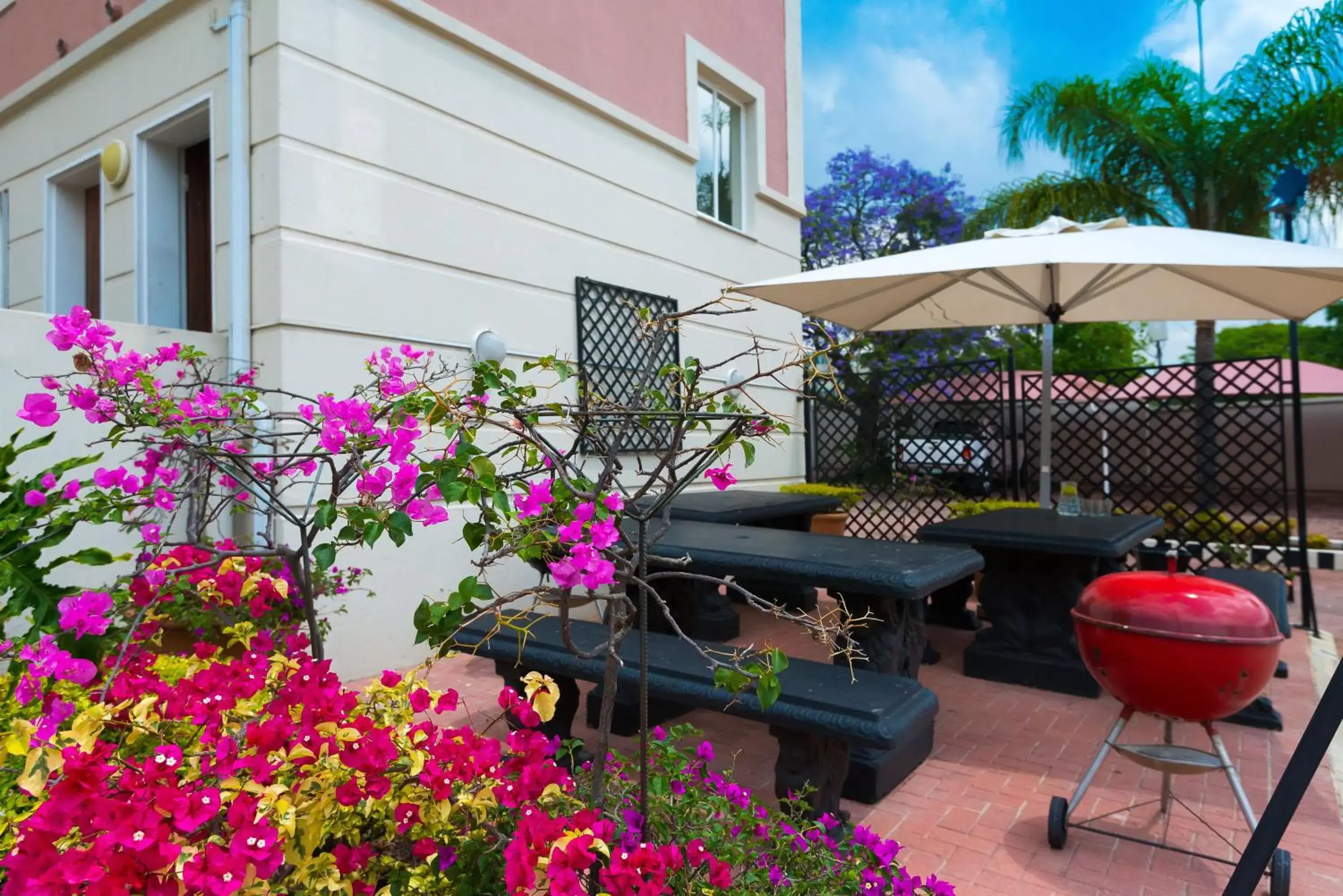 Patio in Premiere Classe Apartment Hotel