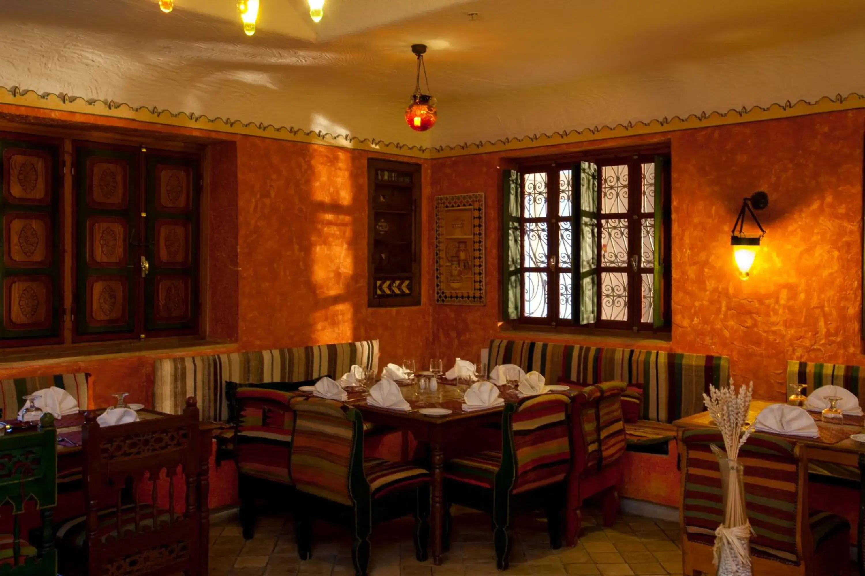Restaurant/Places to Eat in Regency Tunis Hotel