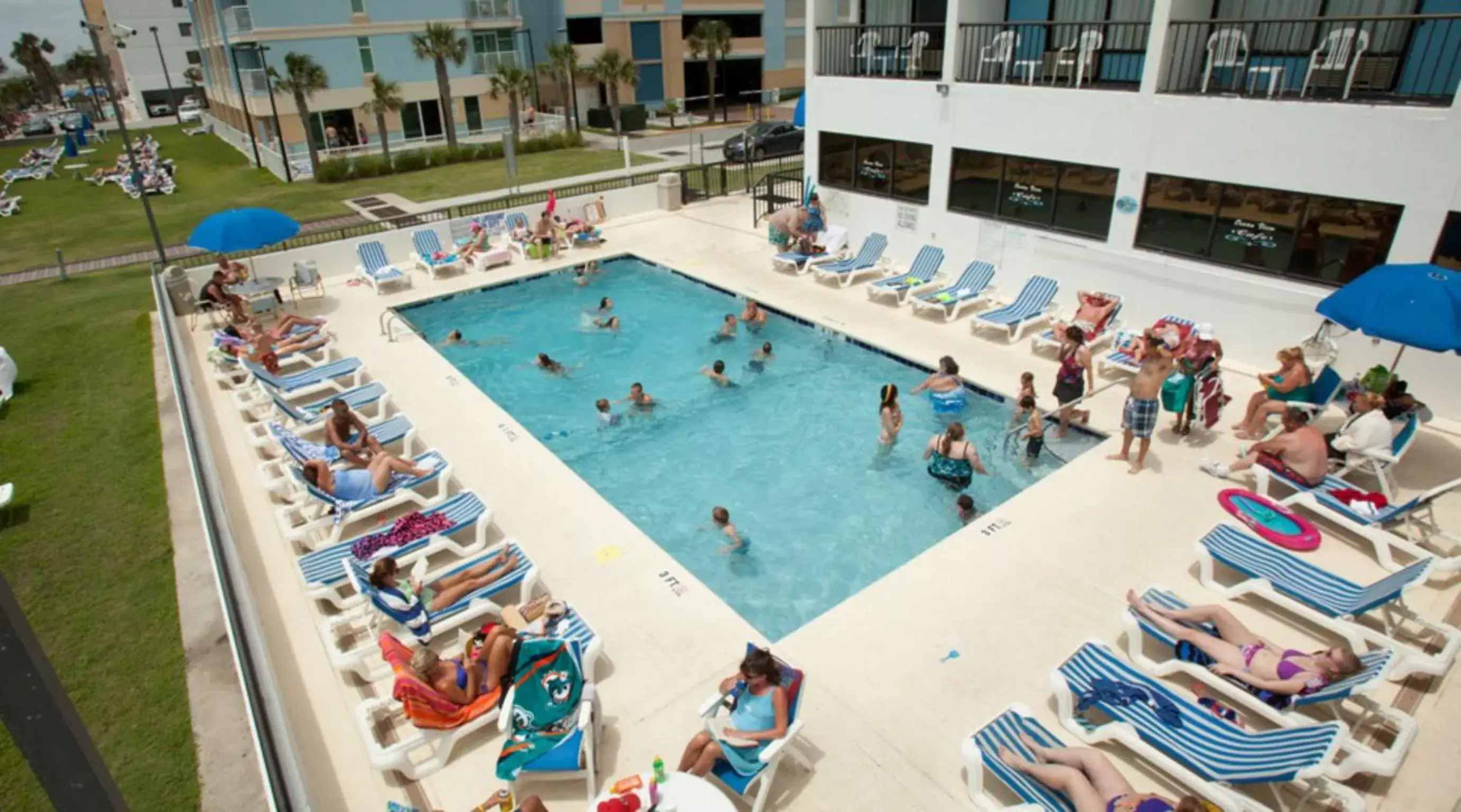 Swimming pool, Pool View in Holiday Sands South