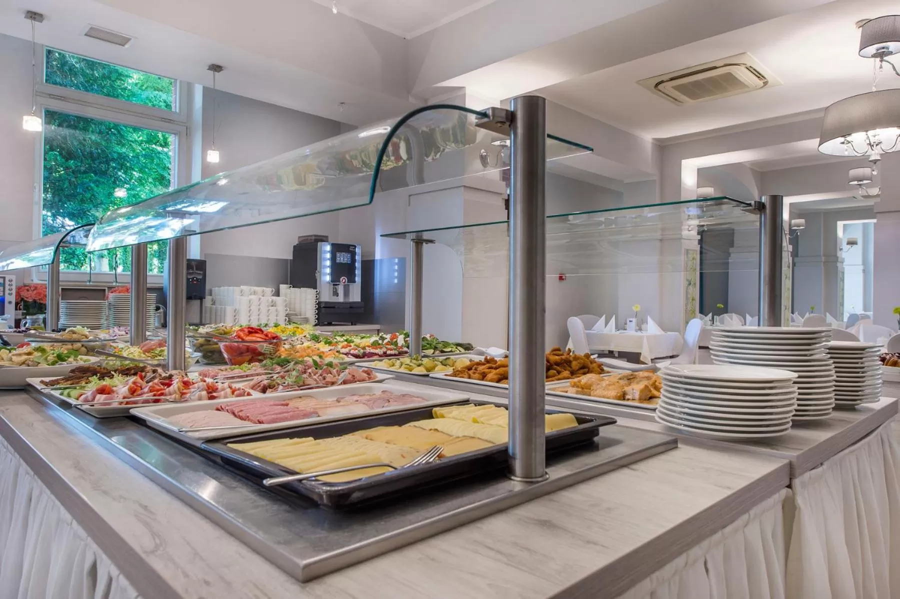 Food and drinks in Hotel Cesarskie Ogrody