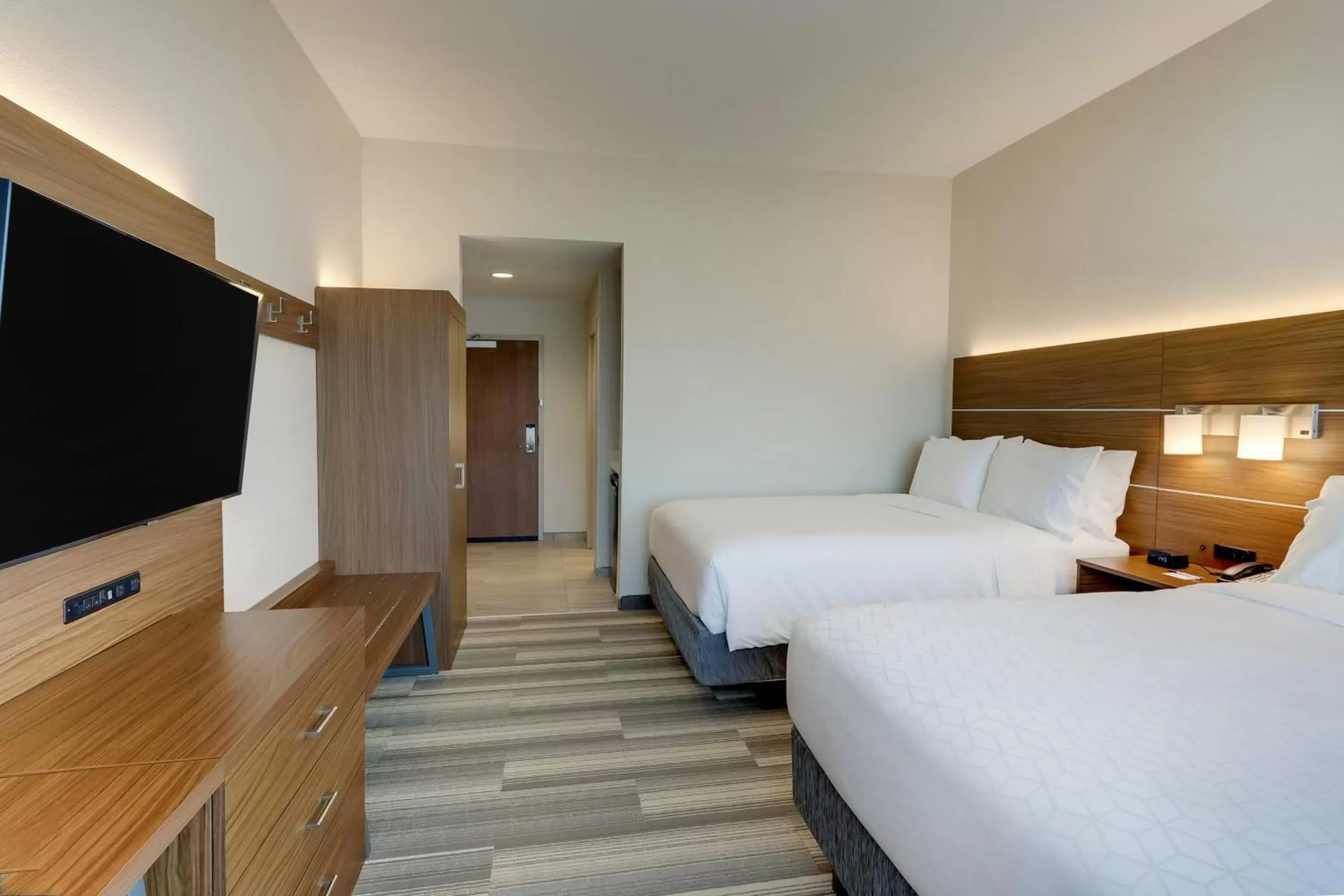 Standard Queen Room with Two Queen Beds - Communications Accessible in Holiday Inn Express - Wilmington - Porters Neck by IHG Standard Queen Room with Two Queen Beds - Communications Accessible in Holiday Inn Express - Wilmington - Porters Neck by IHG
