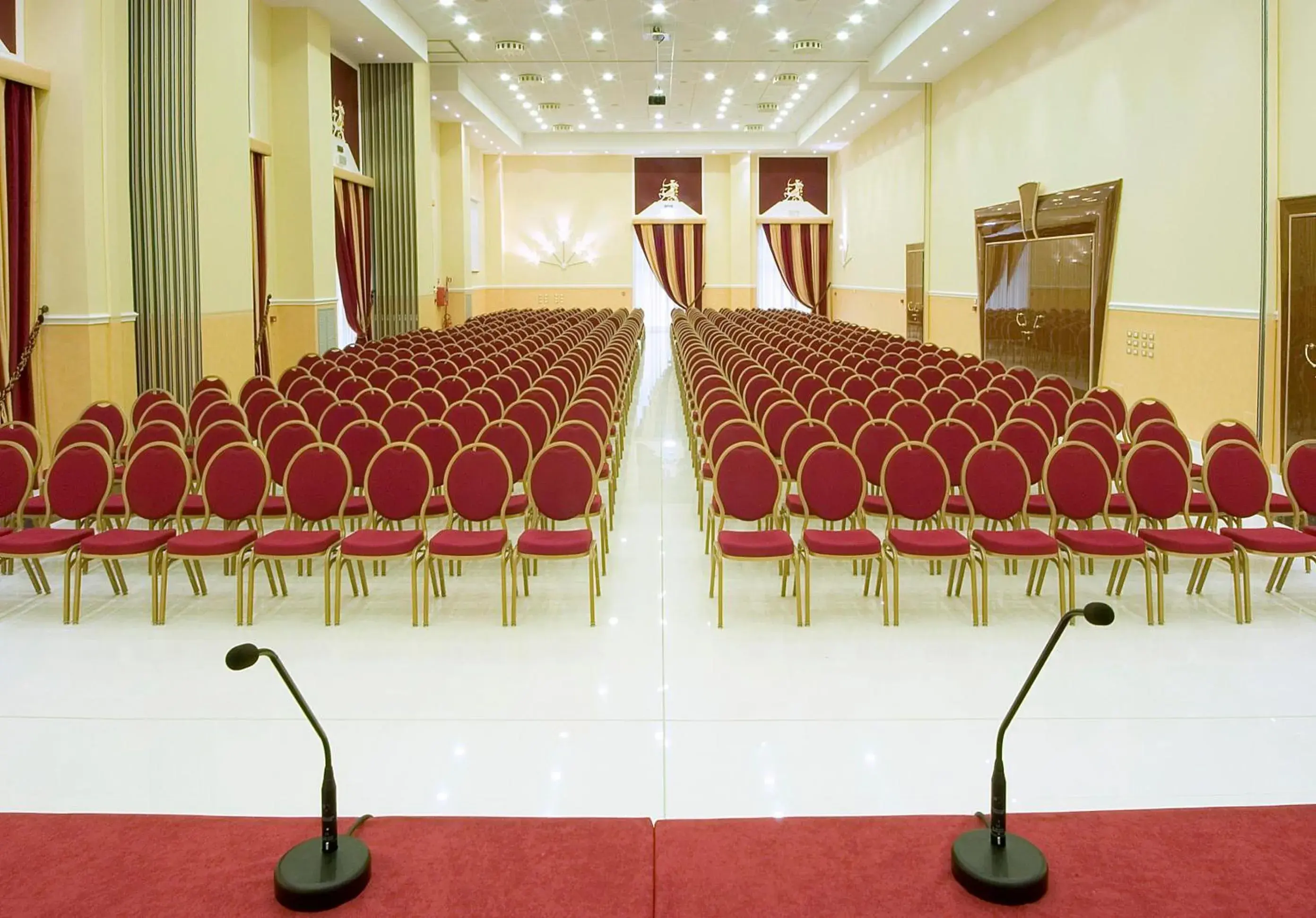 Business facilities in Zanhotel Centergross