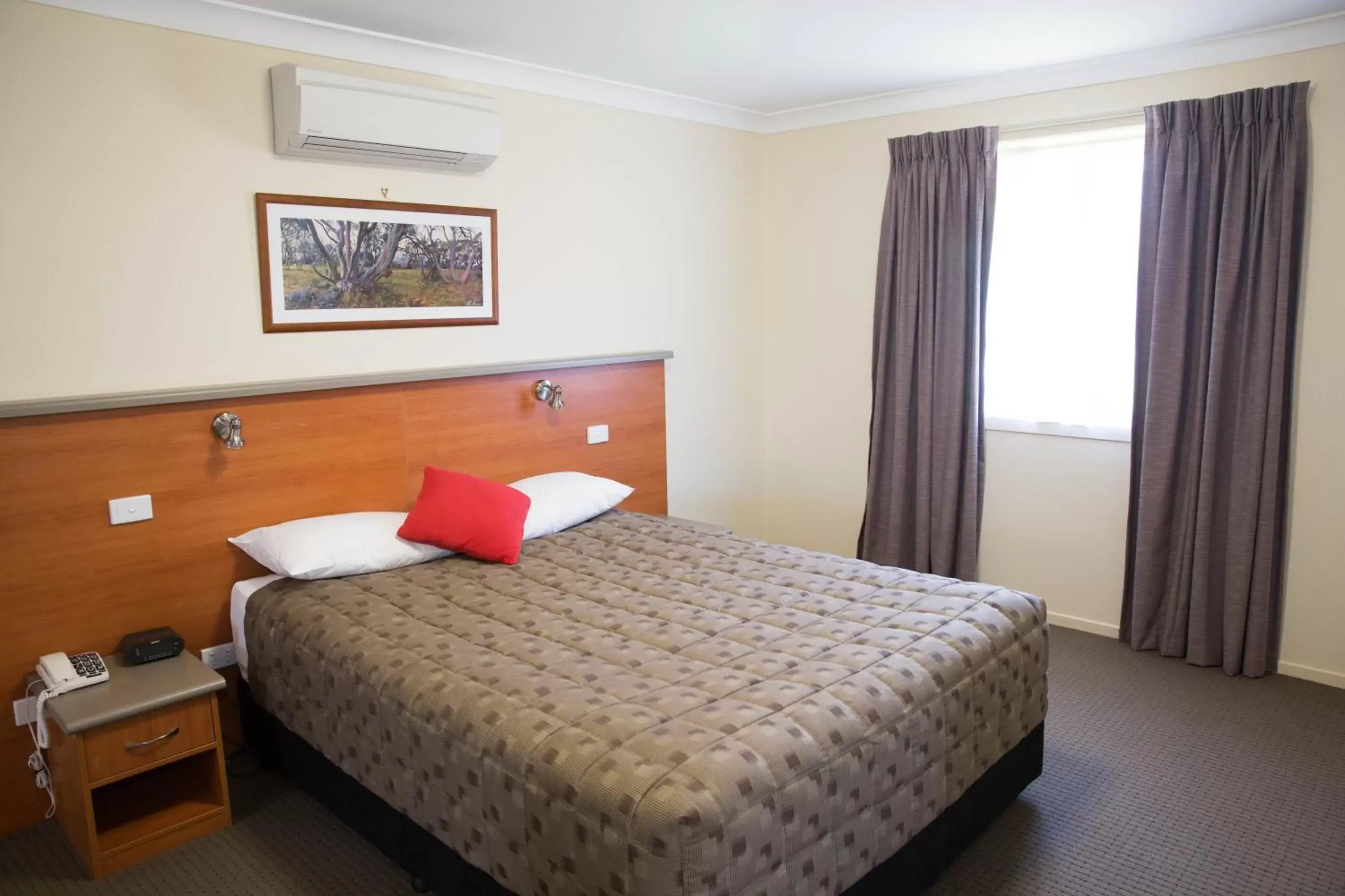 Bedroom, Room Photo in Scone Motor Inn & Apartments