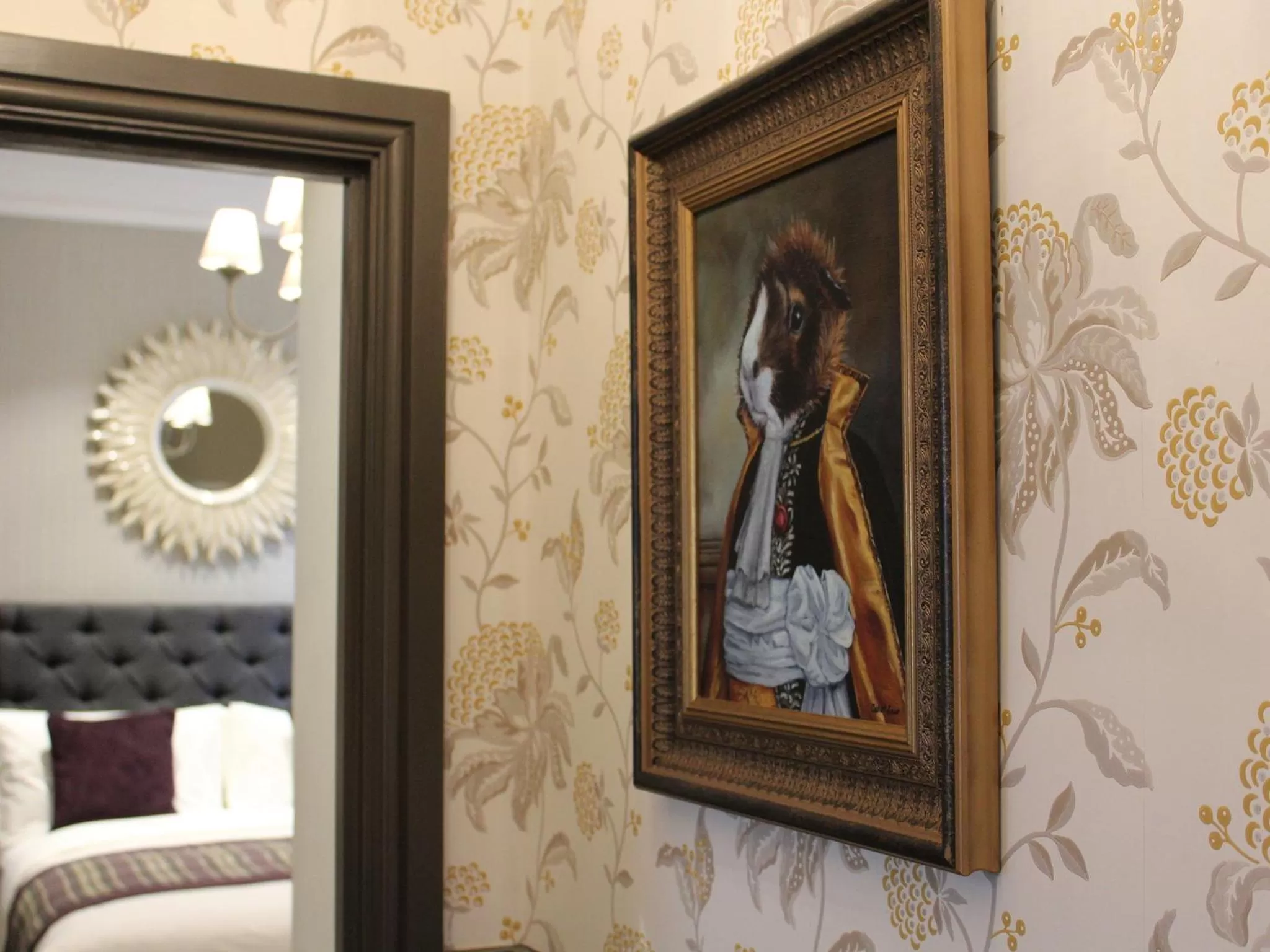 Decorative detail, Bed in The One Tun Pub & Rooms