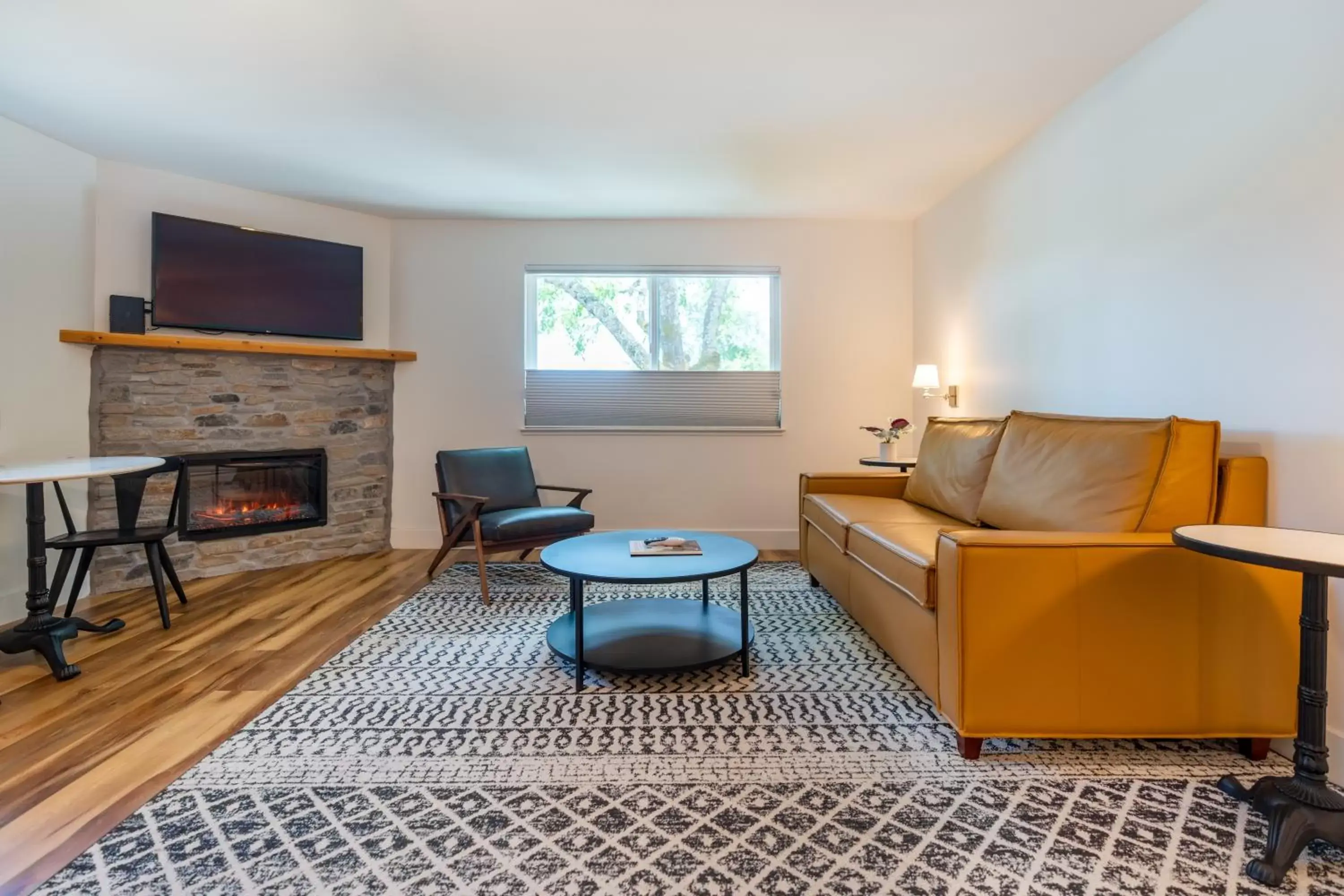 flat iron, Seating Area in The Inn on Pine