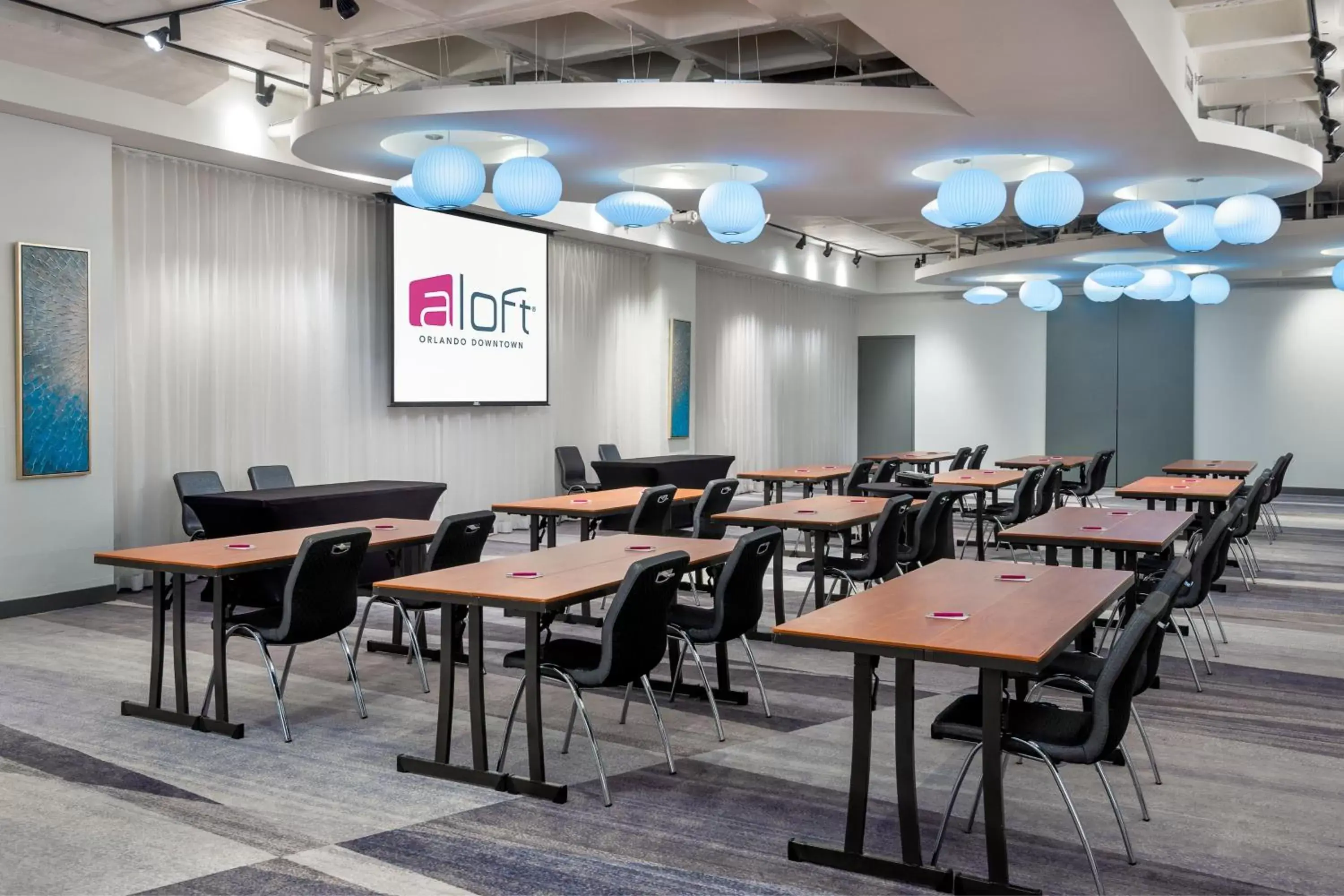 Meeting/conference room, Restaurant/Places to Eat in Aloft Orlando Downtown