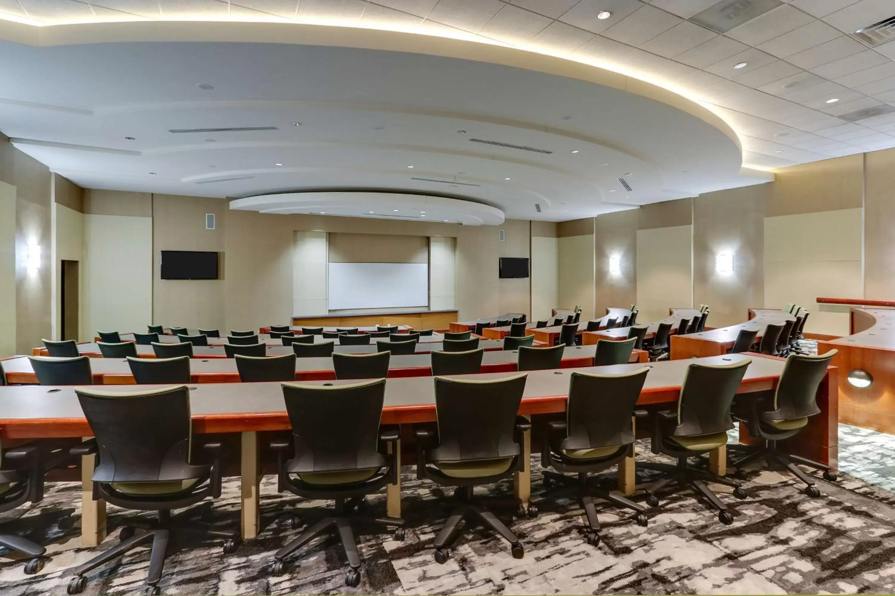 Meeting/conference room in The Chattanoogan Hotel, Curio Collection By Hilton