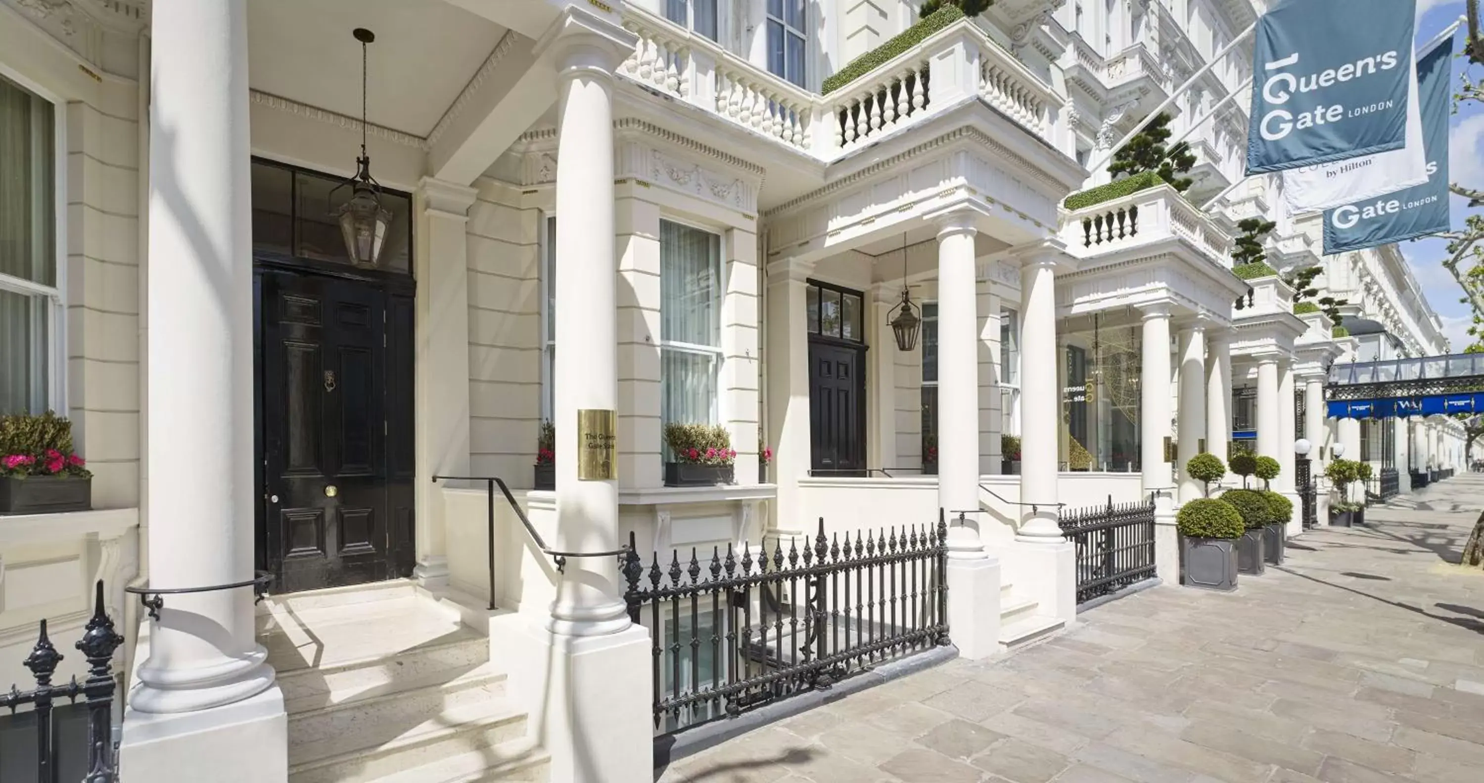 Property building in 100 Queen’s Gate Hotel London, Curio Collection by Hilton