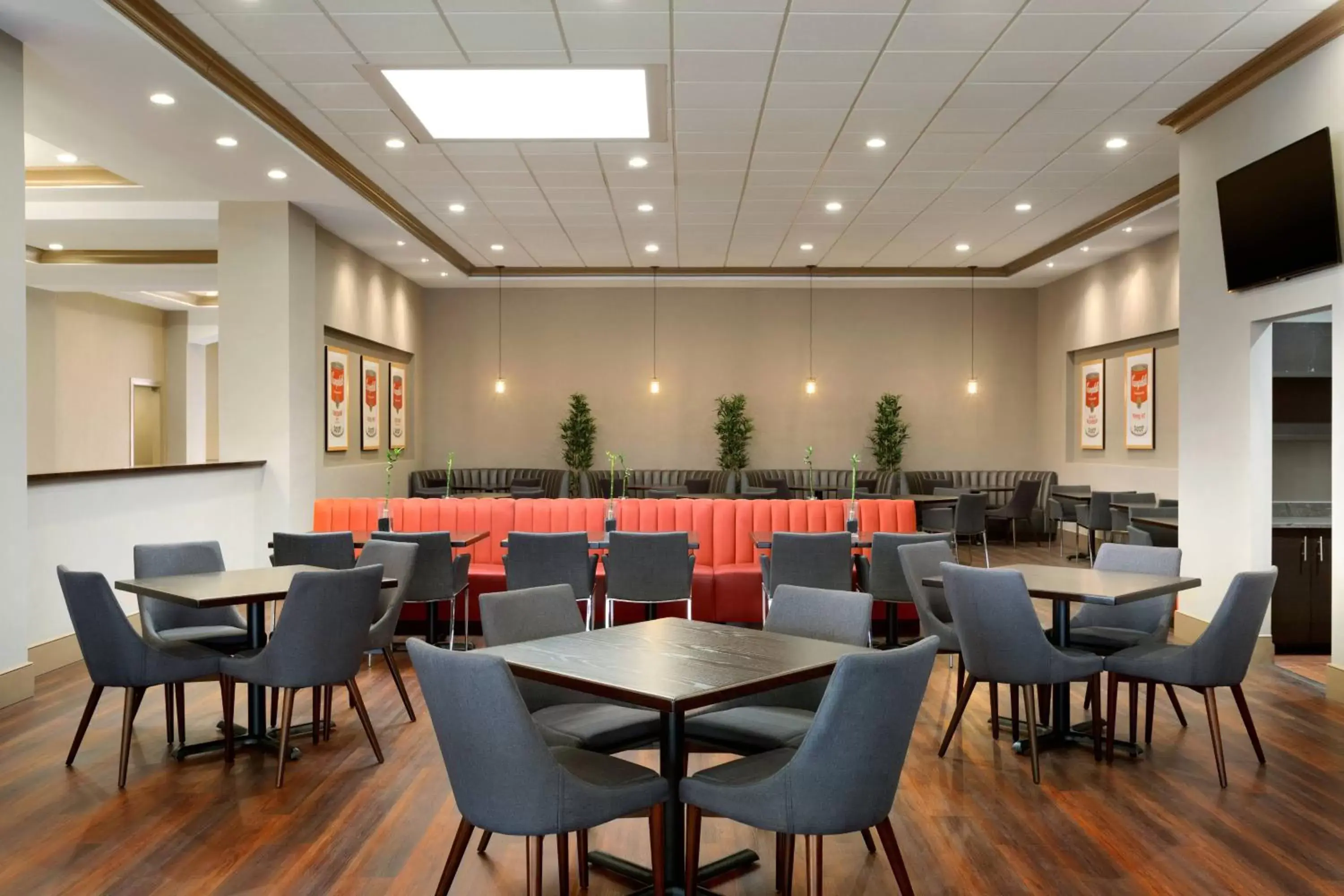 Restaurant/Places to Eat in Delta Hotels by Marriott Detroit Metro Airport