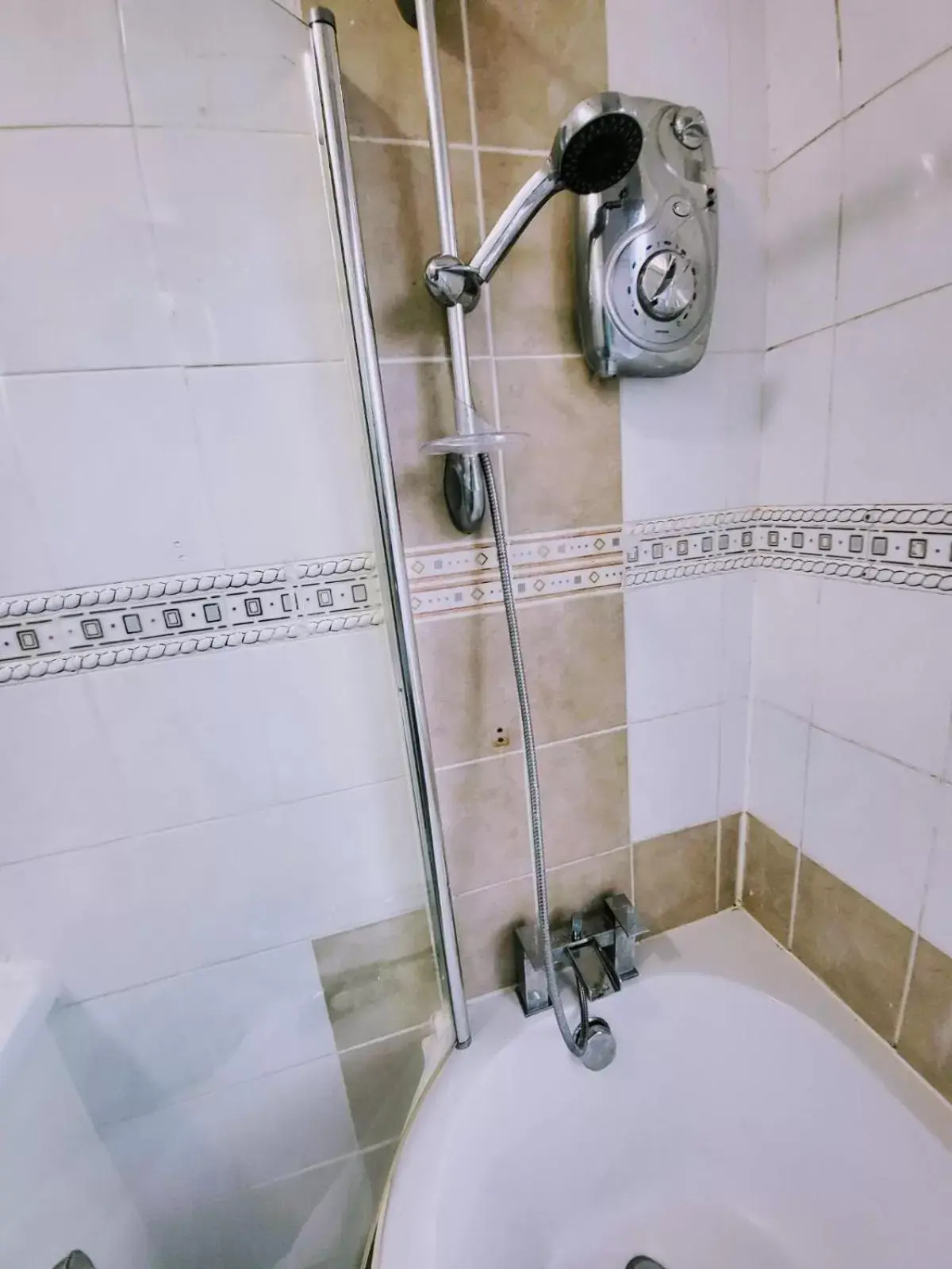 Shower, Bathroom in Easy Living Nottingham - Burns Street