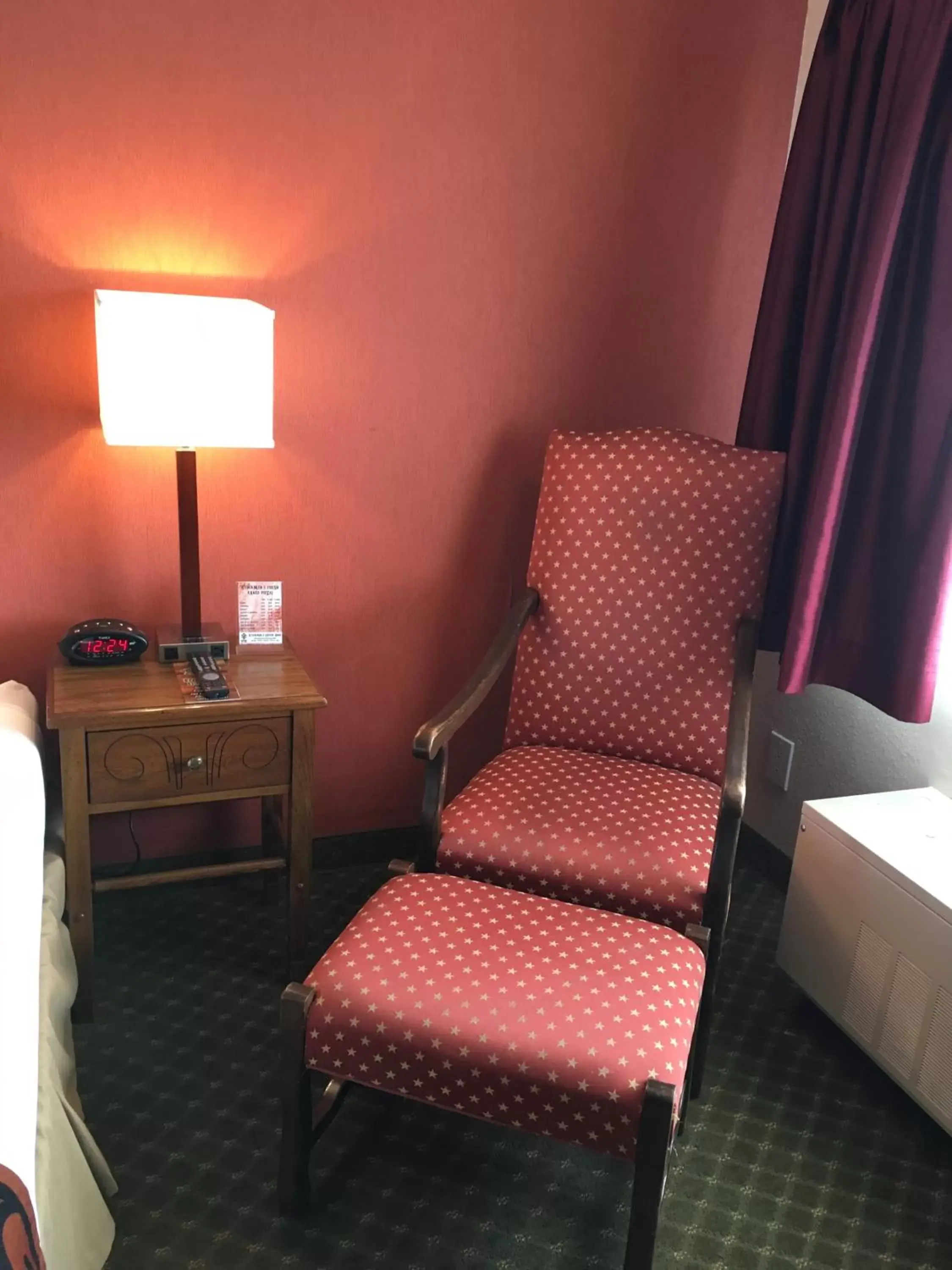 Bedroom, Bed in Ramada by Wyndham Elko Hotel at Stockmen's Casino