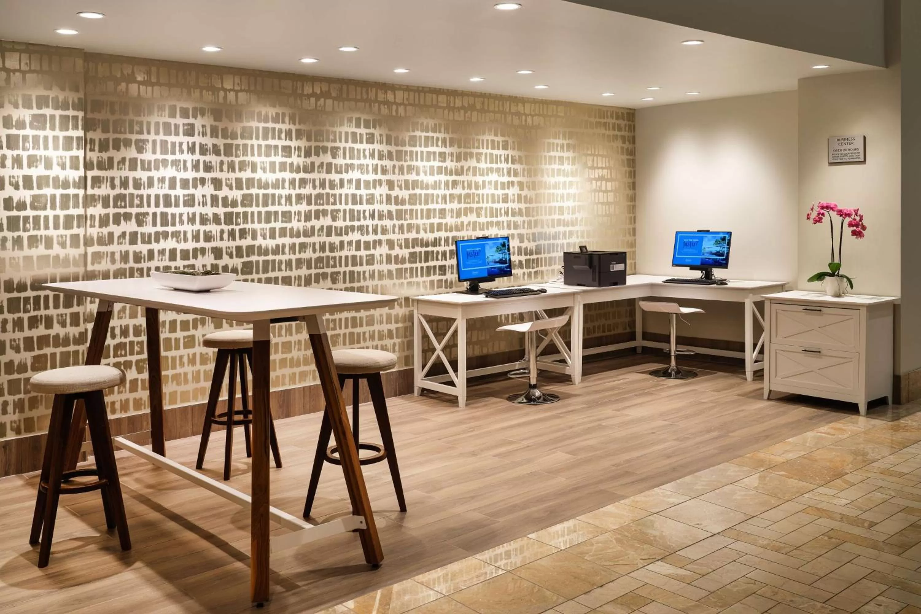 Business facilities in Hilton Richardson Dallas, TX