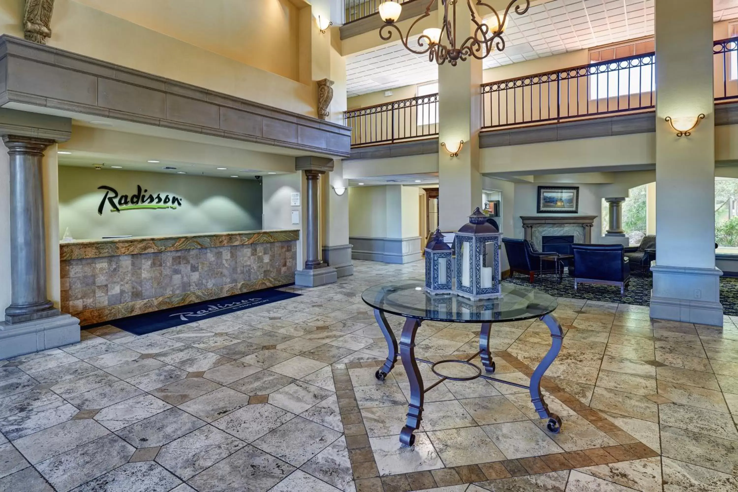 Lobby or reception in Radisson Hotel El Paso Airport