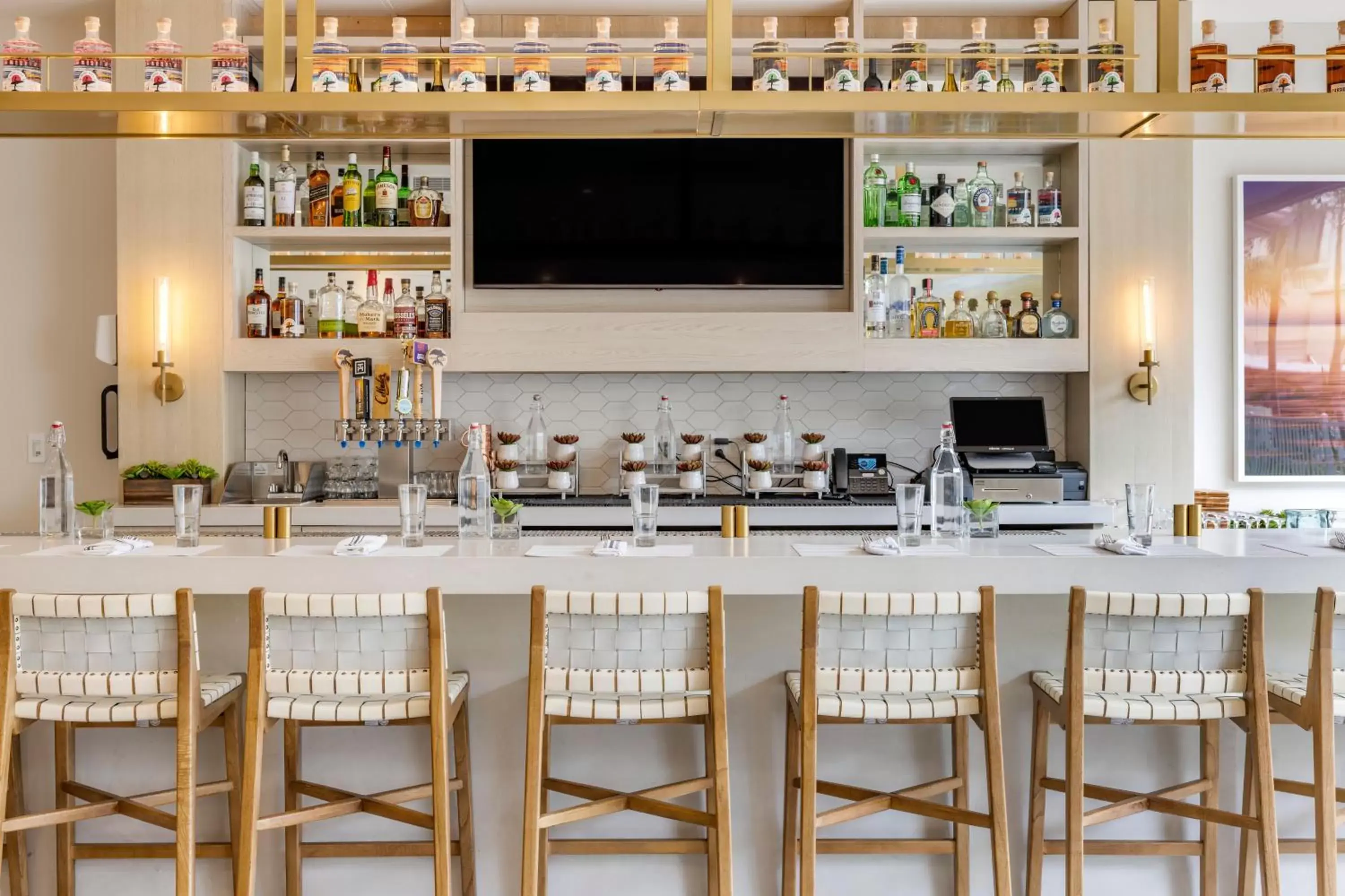 Lounge or bar, Restaurant/Places to Eat in Cambria Hotel Calabasas