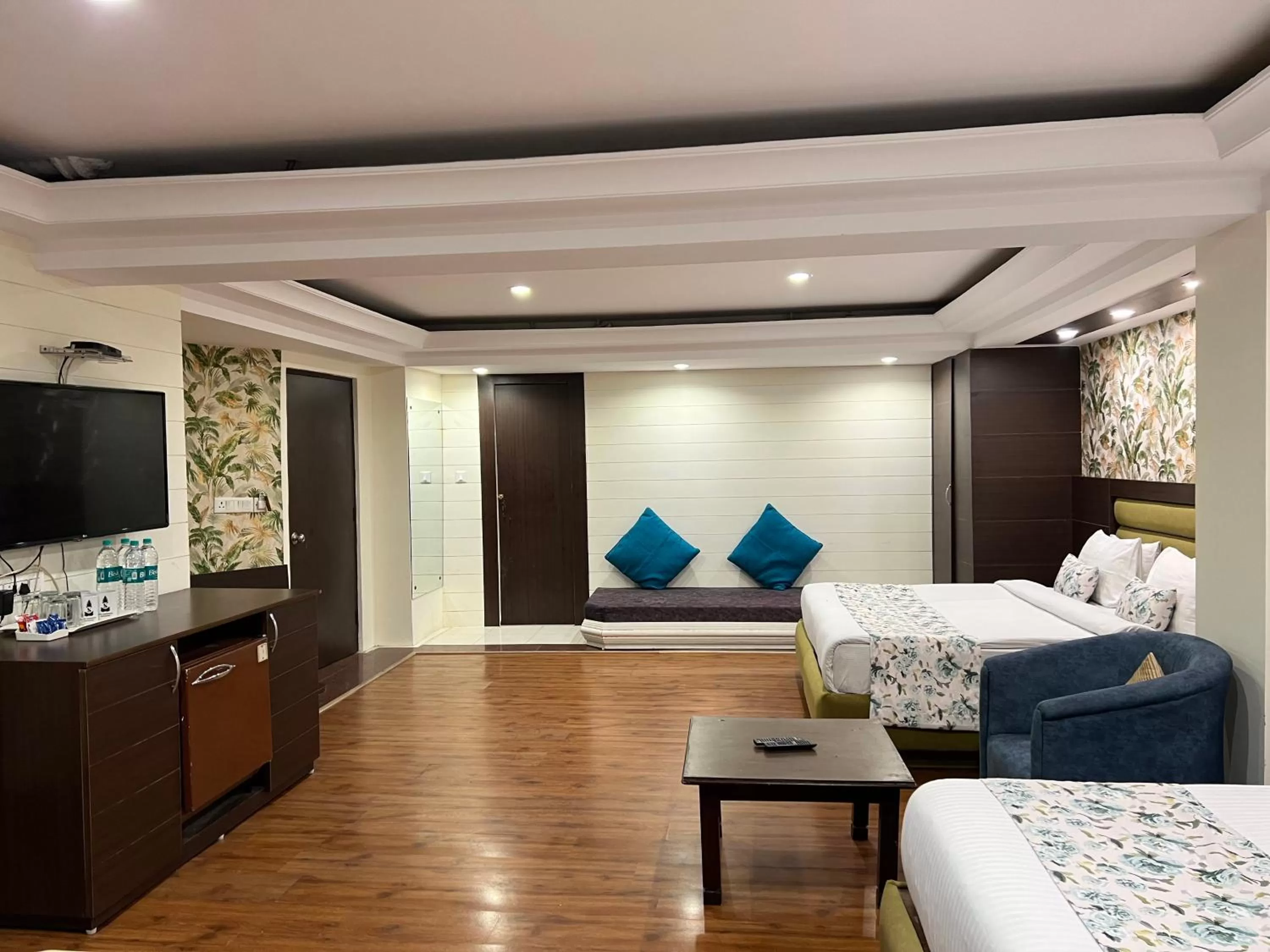 Bedroom, Bed in Hotel Shiva Continental