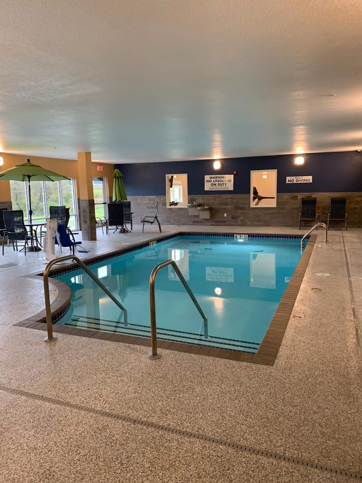 Swimming pool in Little Crow Resort & Conference, Trademark by Wyndham