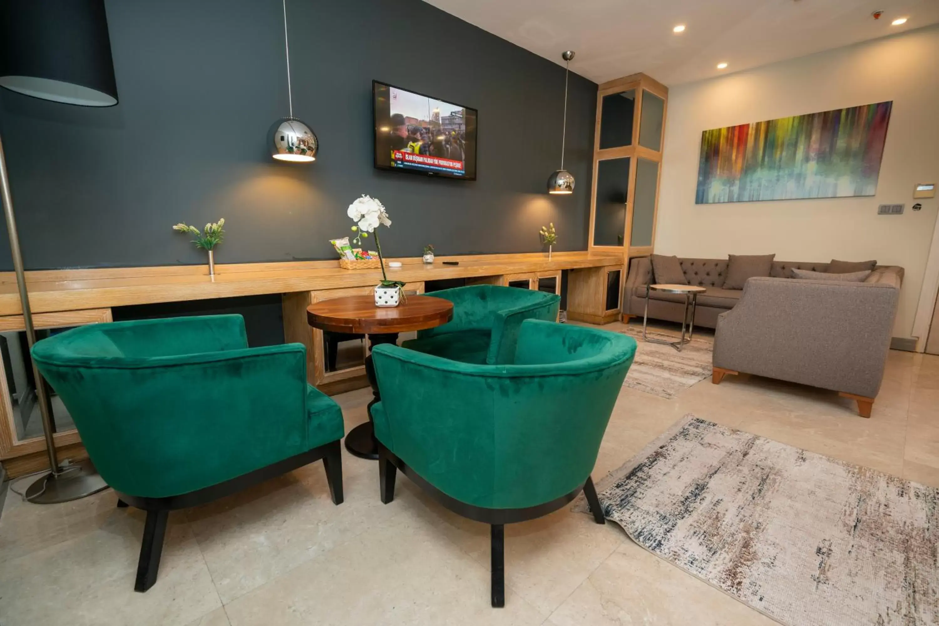 Living room, Lounge/Bar in The Gate 30 Suites Ataşehir