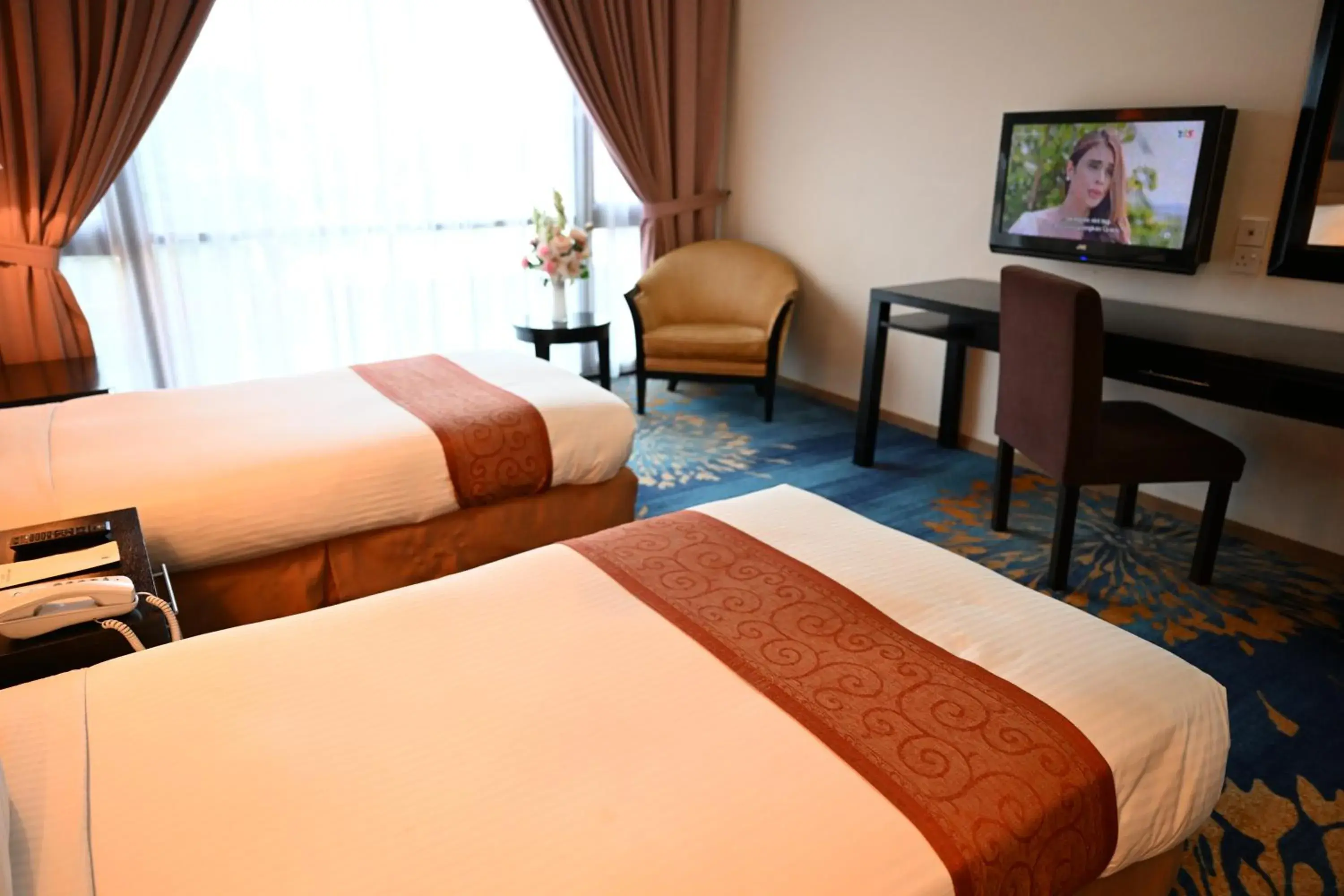 hair dresser, Bed in Permai Hotel Kuala Terengganu