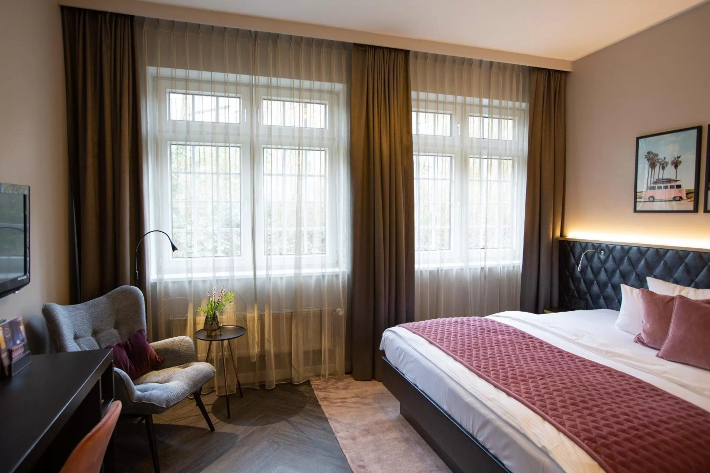 Photo of the whole room, Bed in Boutique Hotel Poppenbütteler Hof