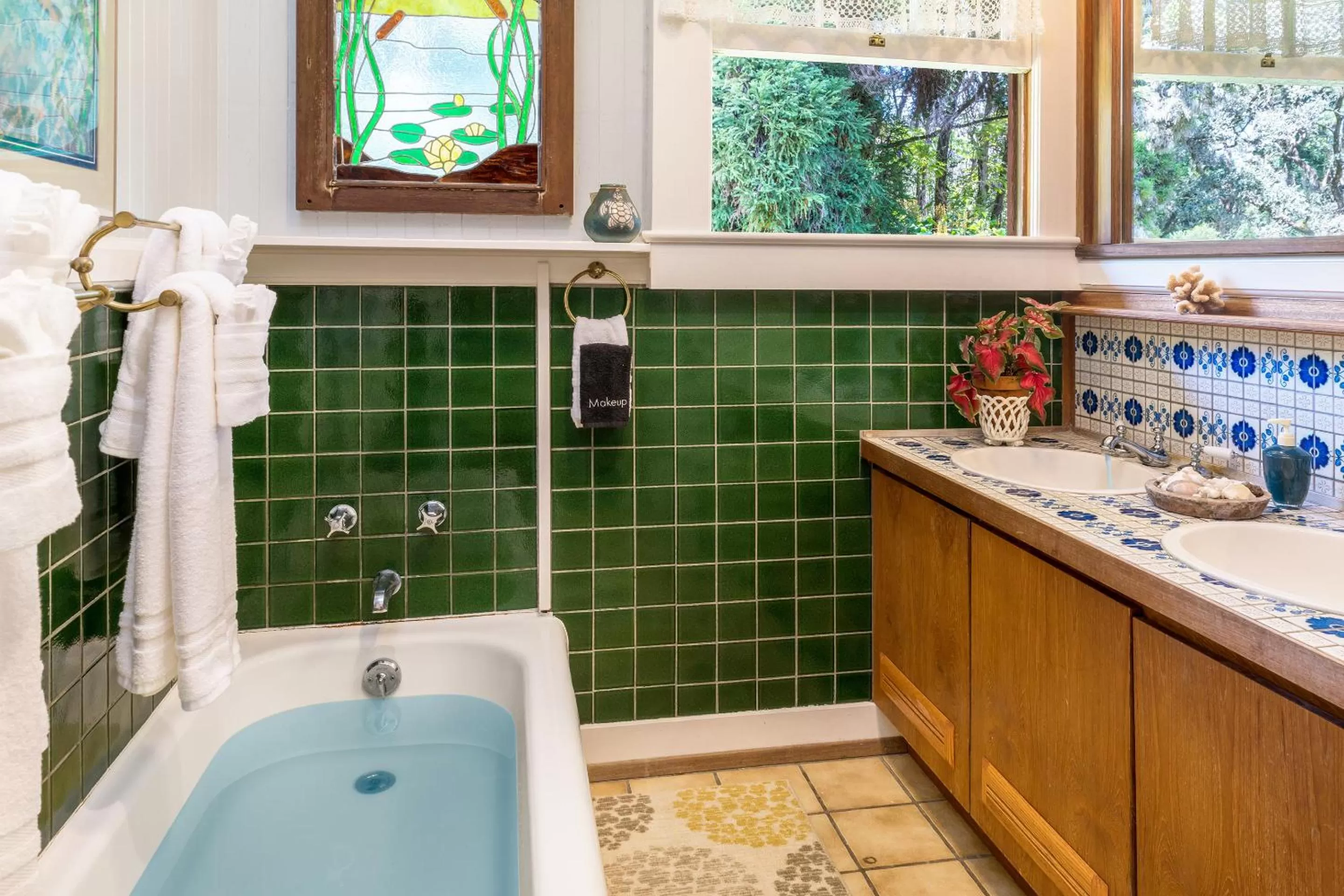 Bathroom in Volcano Village Estates