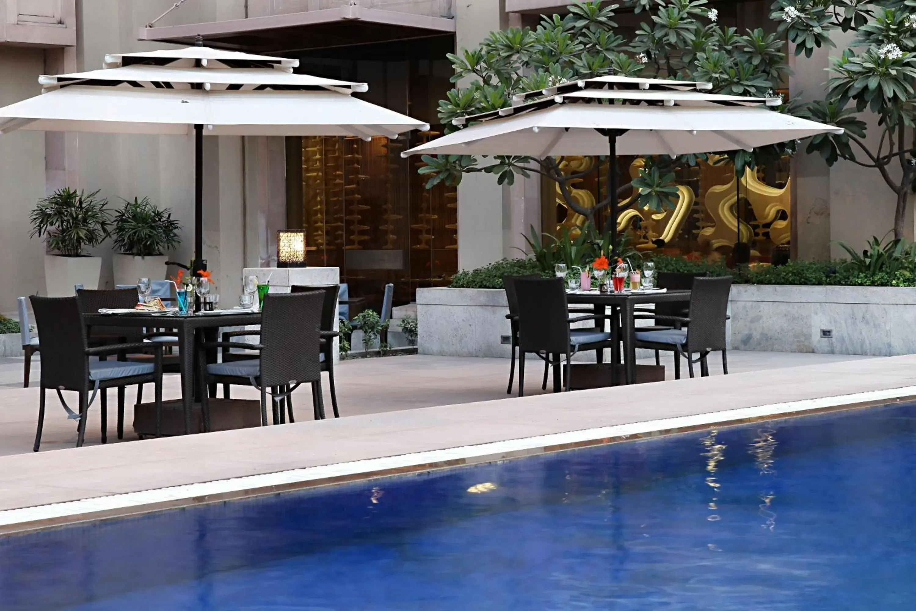 Swimming pool, Restaurant/Places to Eat in The Metropolitan Hotel New Delhi