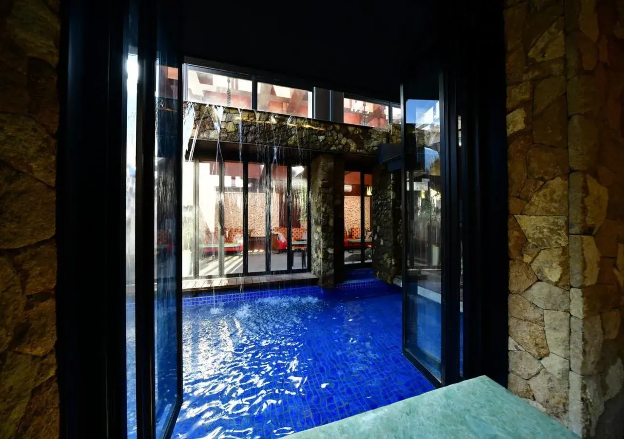 Area and facilities, Swimming Pool in Balinese onsen ryokan Hakone Airu