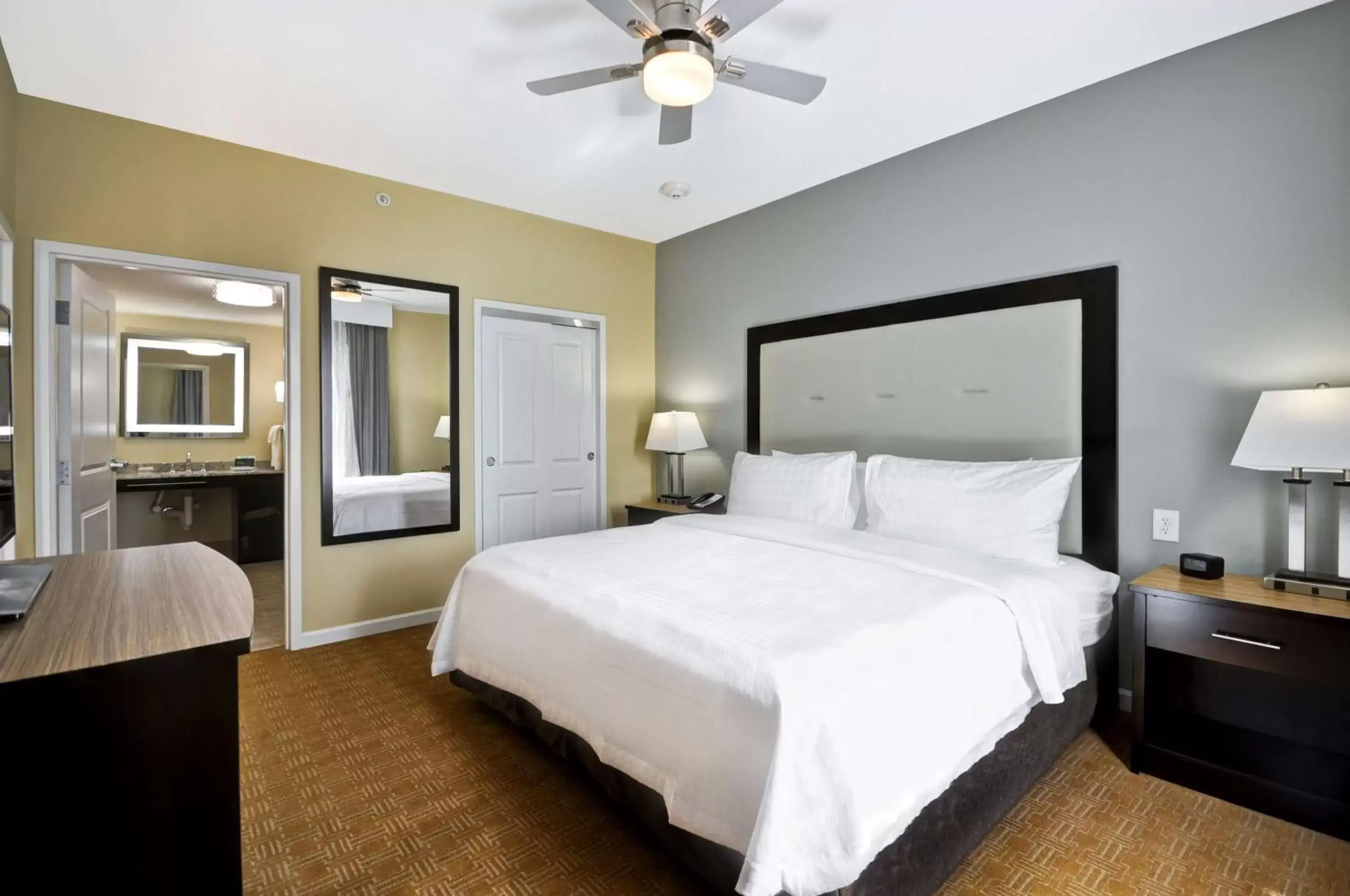 Bed in Homewood Suites By Hilton Augusta Gordon Highway