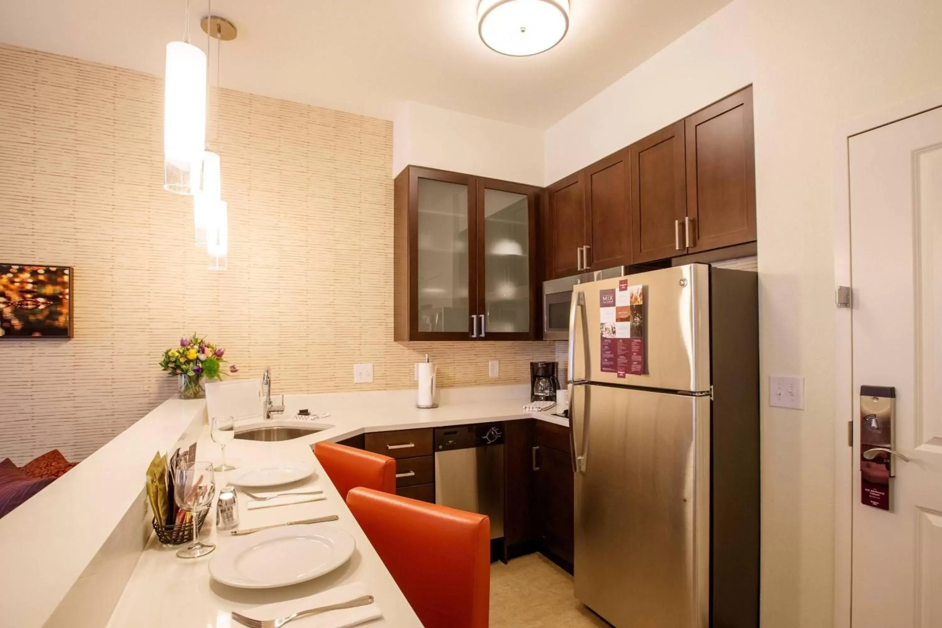 Photo of the whole room, Kitchen/Kitchenette in Residence Inn by Marriott Philadelphia Great Valley/Malvern
