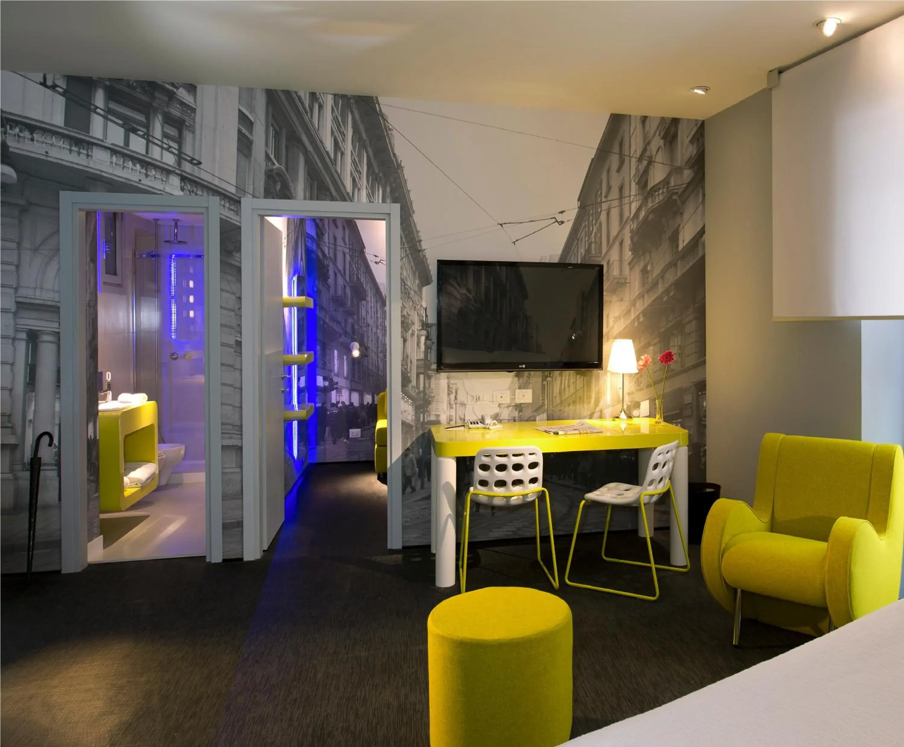 Photo of the whole room, TV/Entertainment Center in The Street Milano Duomo | a Design Boutique Hotel