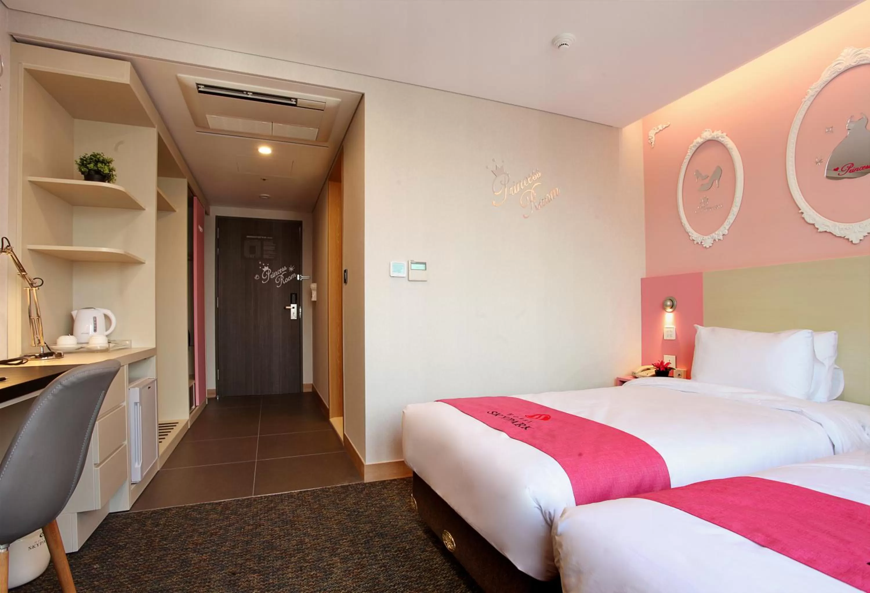 Bedroom, Bed in Hotel Skypark Kingstown Dongdaemun