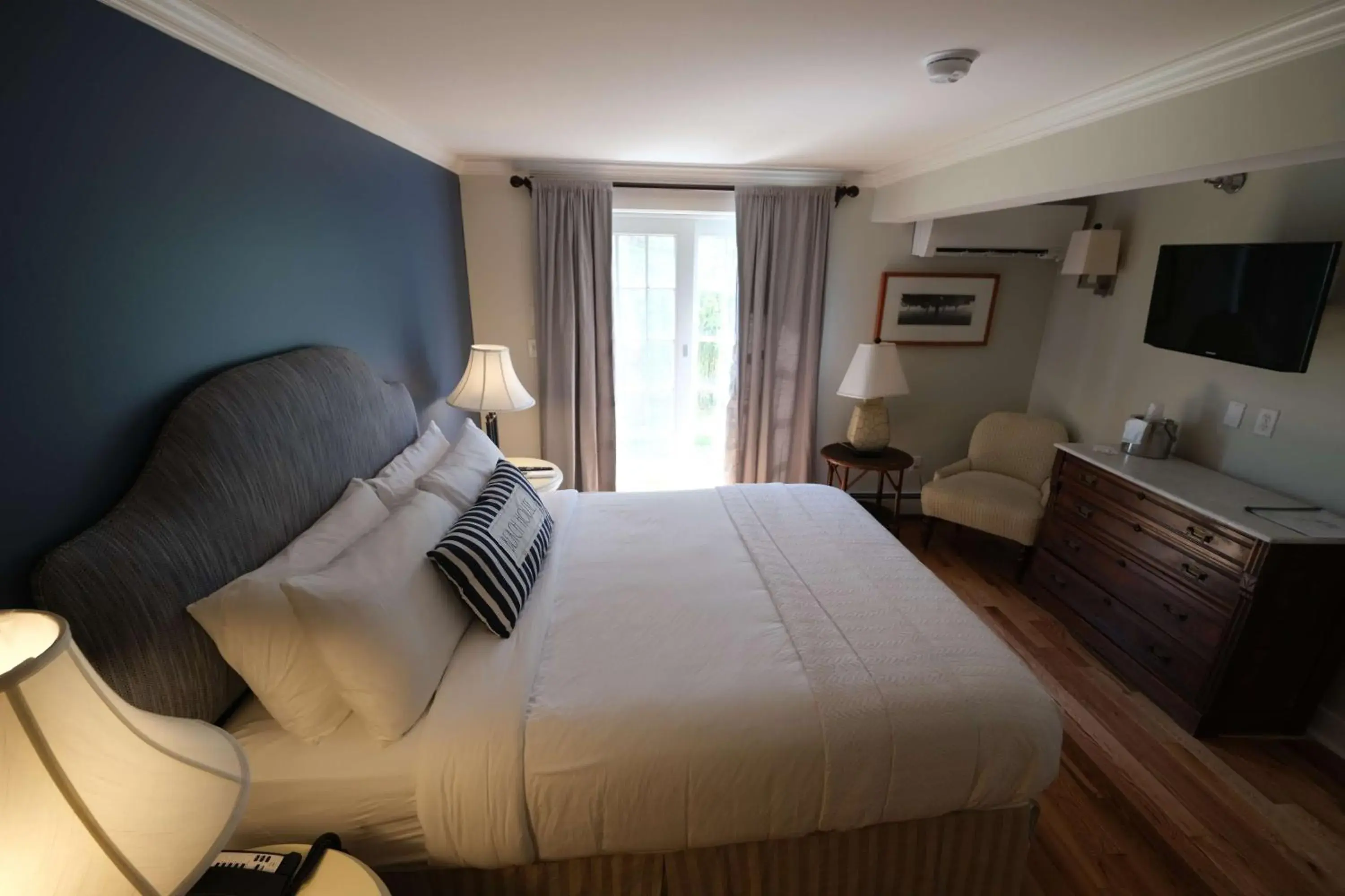 Business facilities, Bed in The Beach House Inn