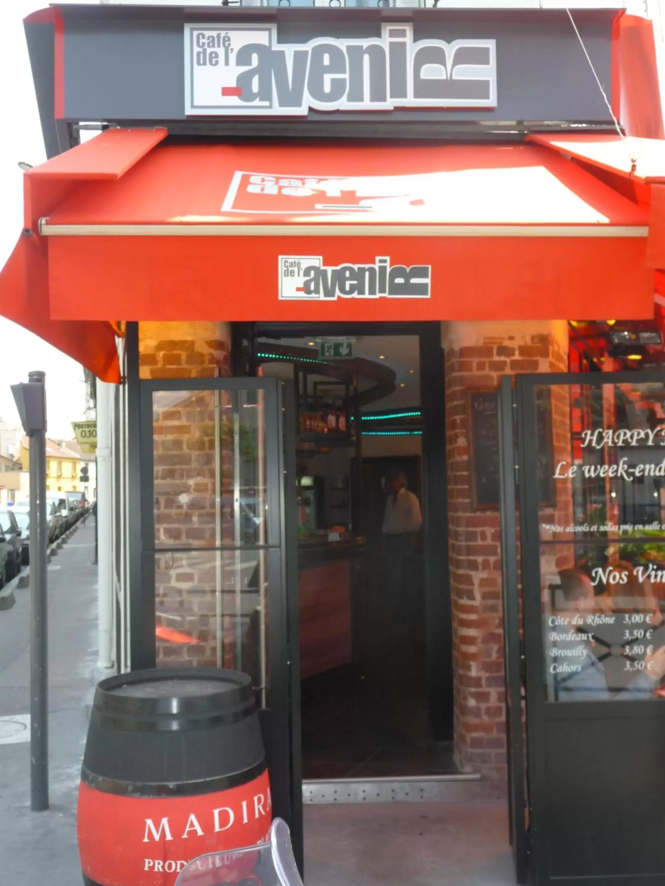 Facade/entrance in Café Hôtel de l'Avenir