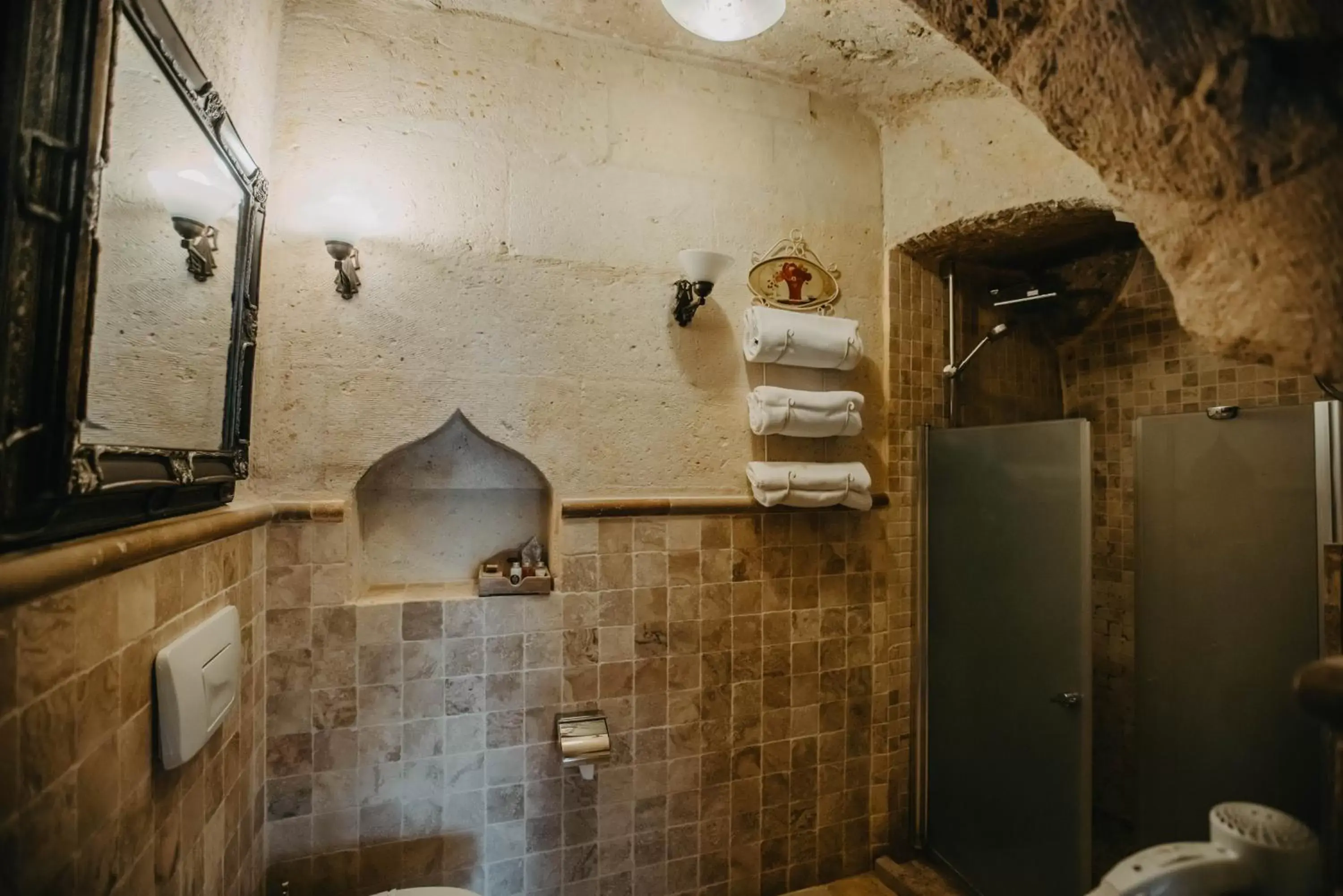Bathroom in Melekler Evi Cave Hotel