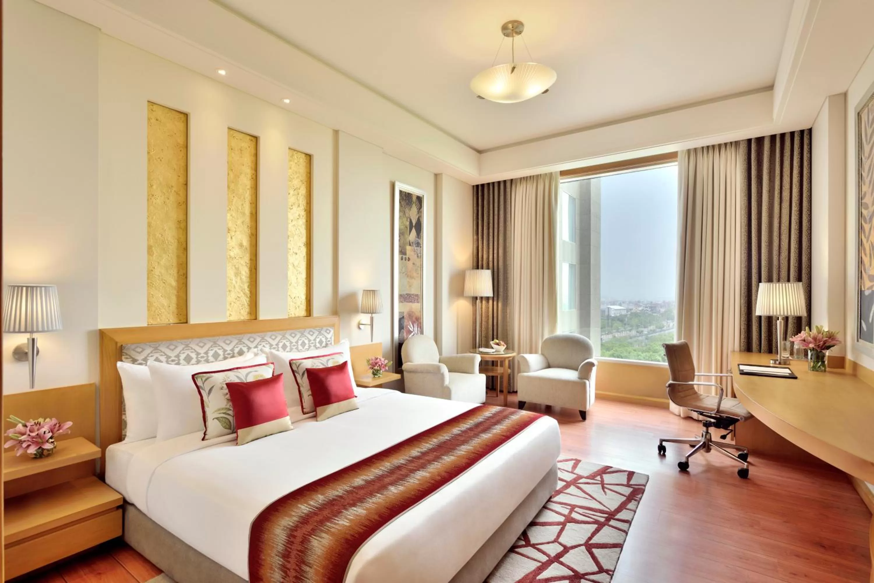Bedroom, Bed in Radisson Noida
