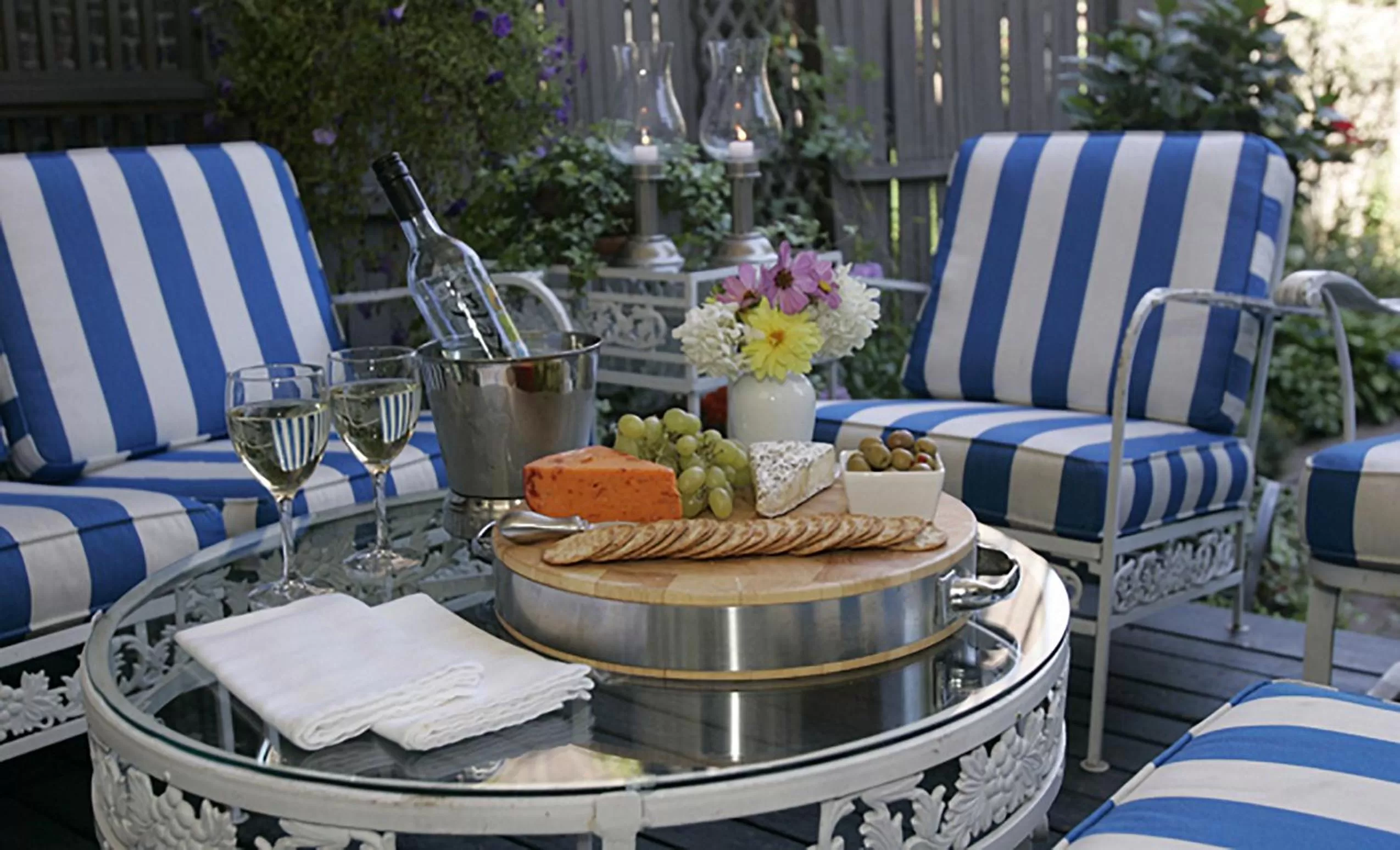 Garden in Morgan State House Inn