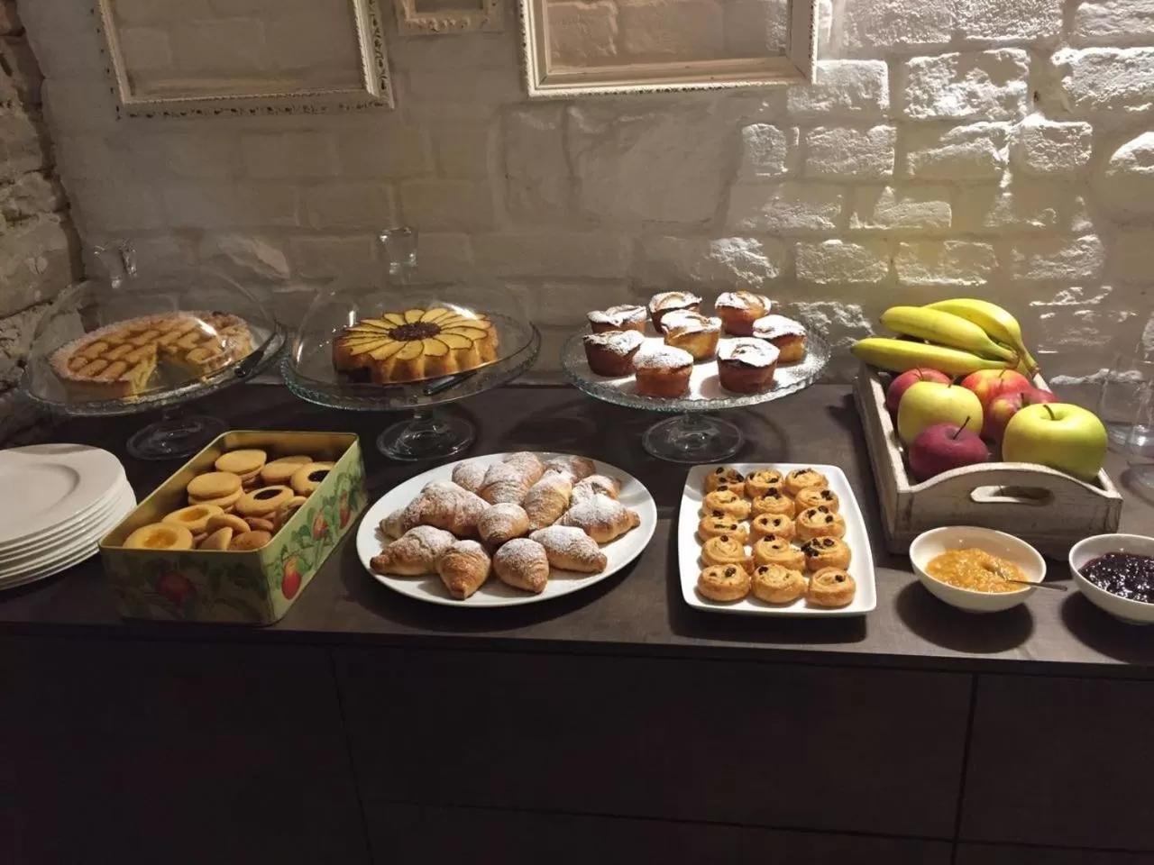 Continental breakfast in Relais Villa del Borgo