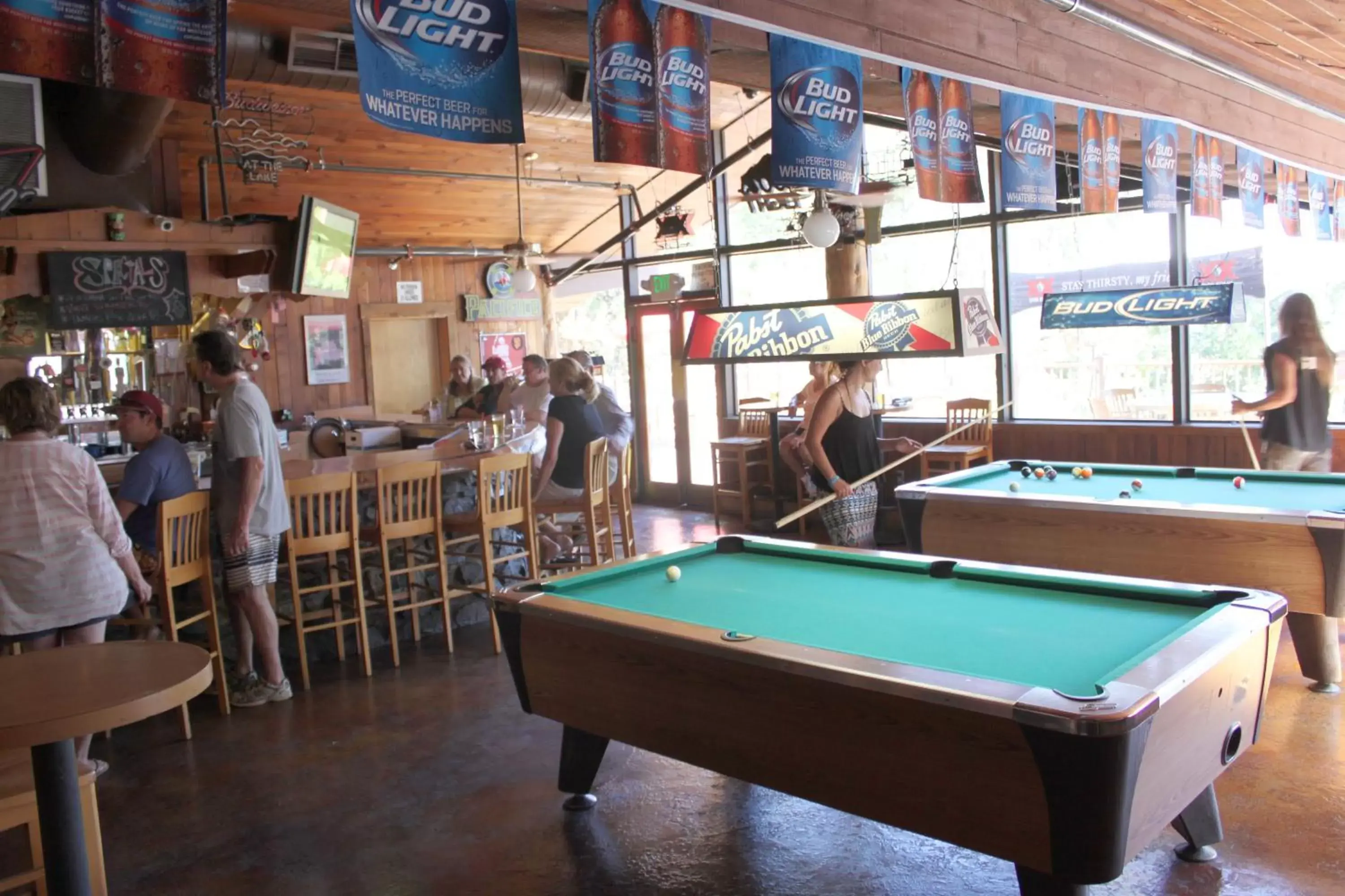 Lounge or bar, Billiards in The Pines Resort & Conference Center