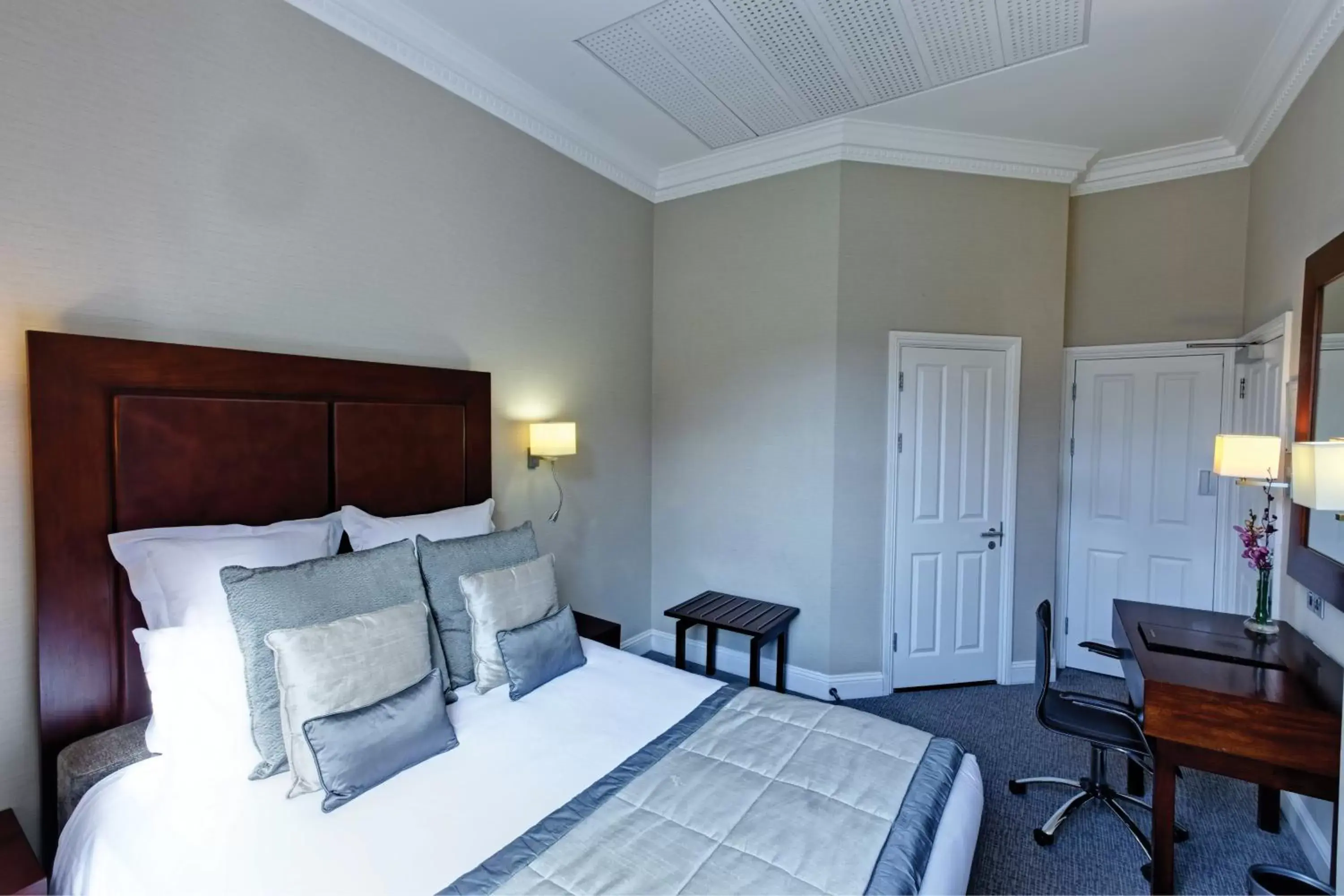 Photo of the whole room, Bed in Grange Beauchamp Hotel Photo of the whole room, Bed in Grange Beauchamp Hotel