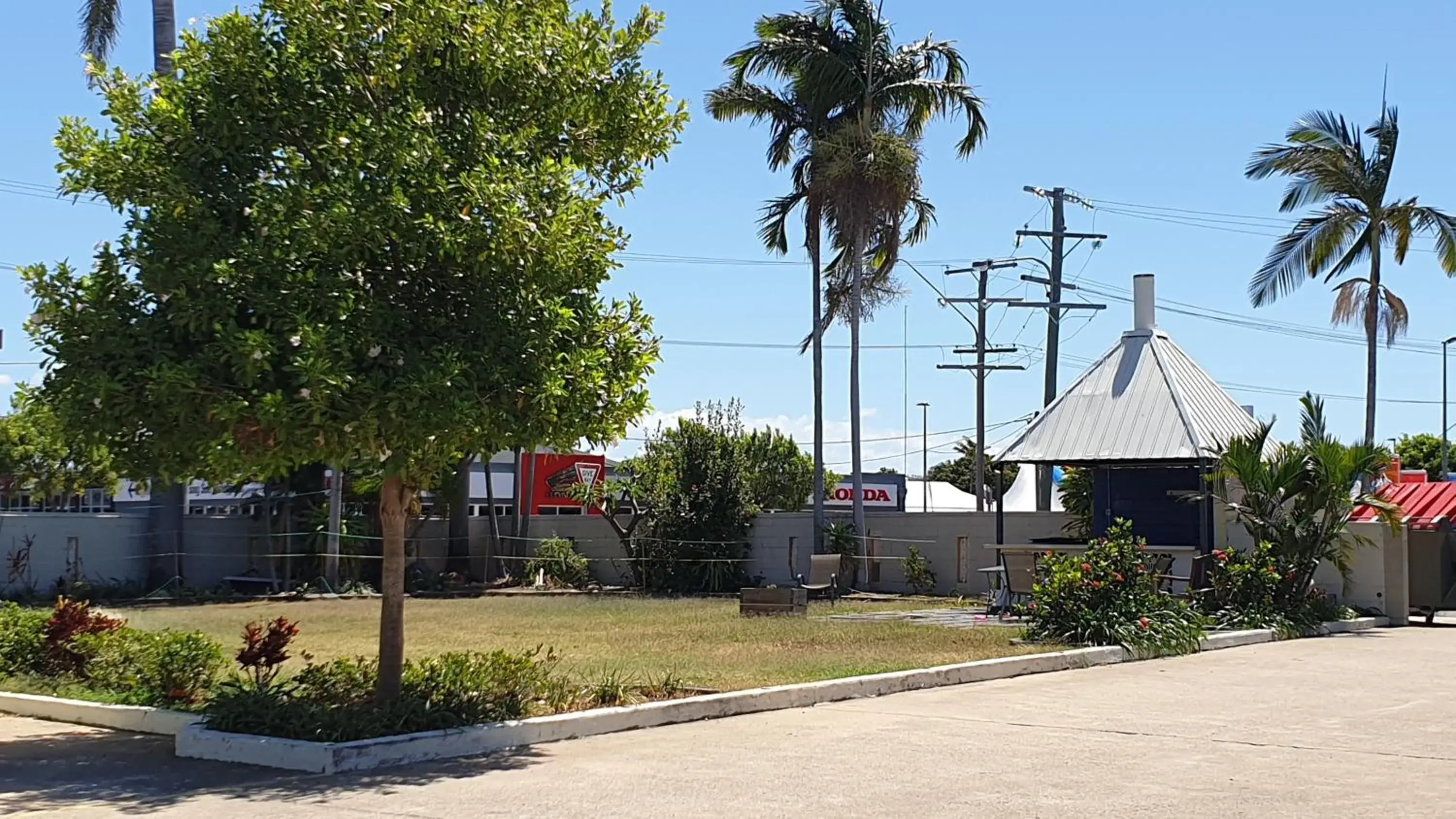 Garden, Property Building in Townsville City Motel