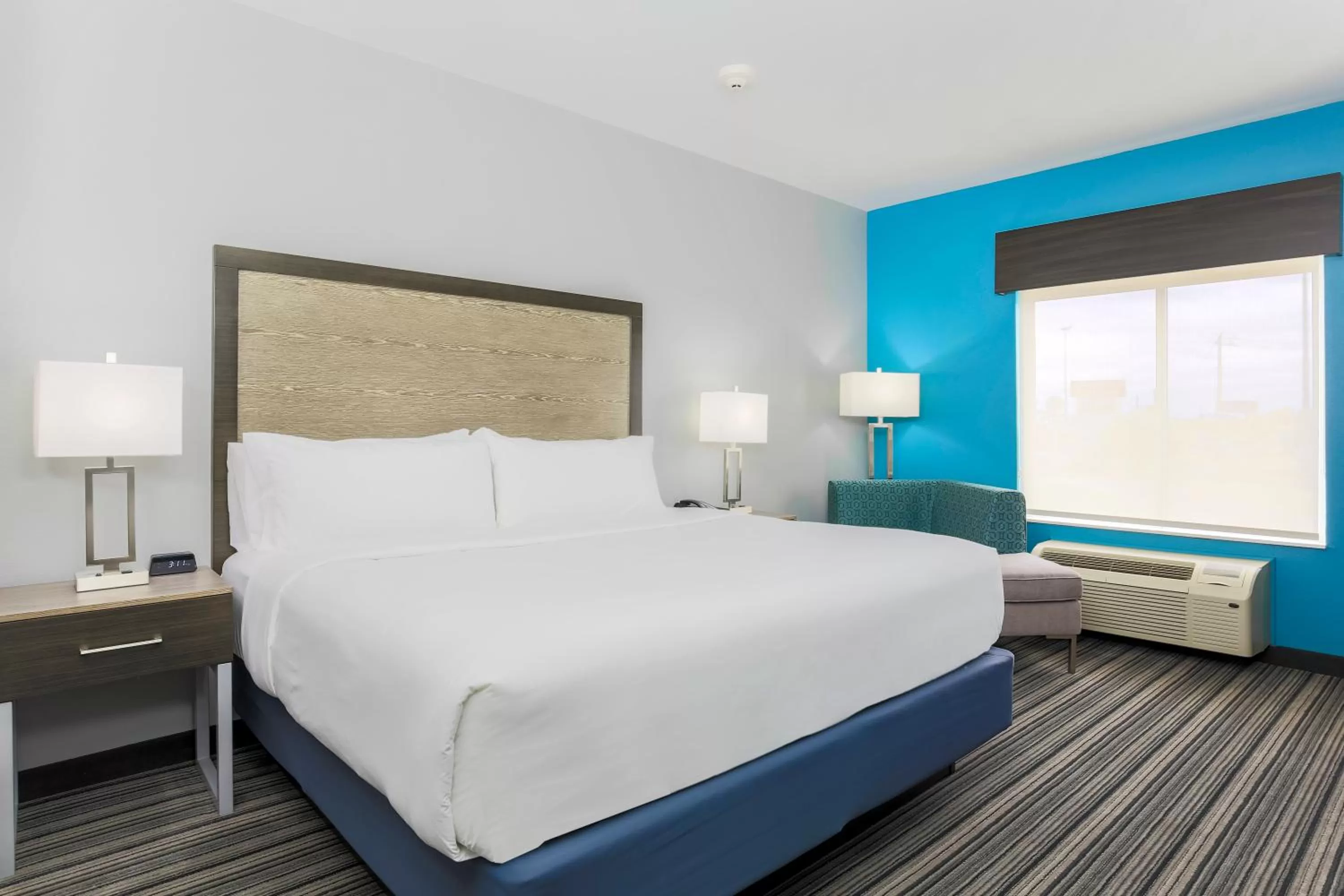 Photo of the whole room, Bed in Holiday Inn Express & Suites Houston - Hobby Airport Area by IHG